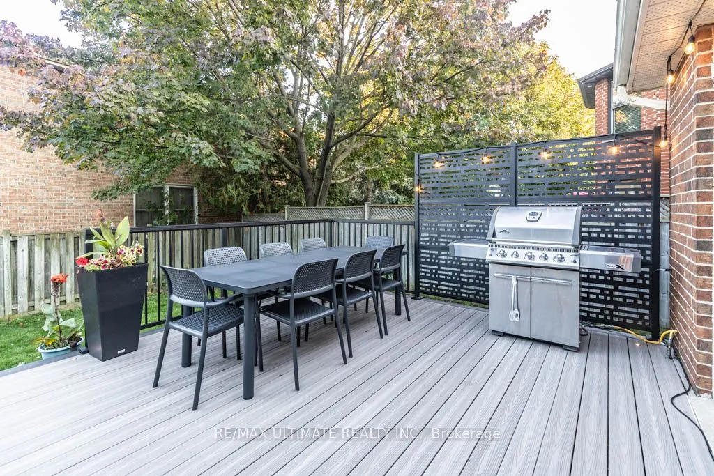 6869 Hickling Crescent