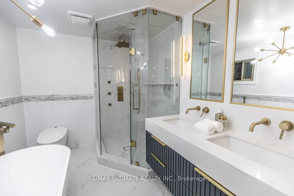 6869 Hickling Crescent