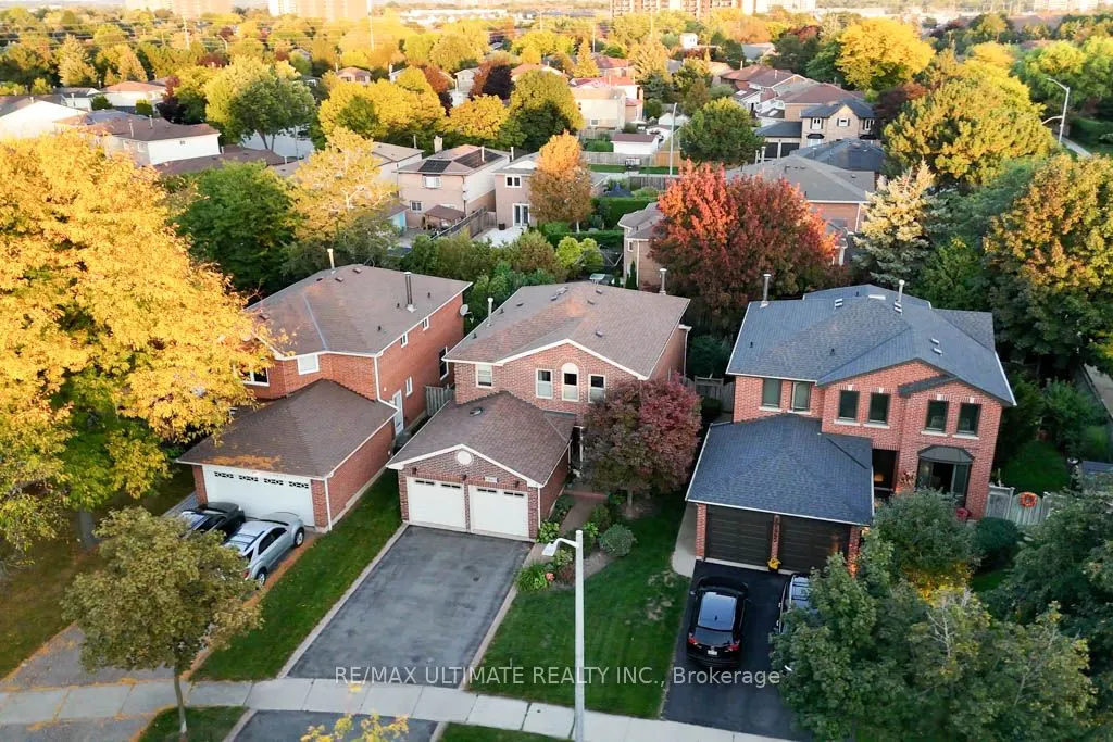 6869 Hickling Crescent