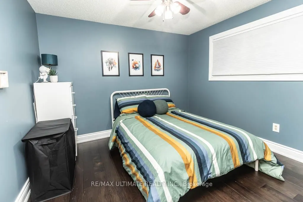 6869 Hickling Crescent