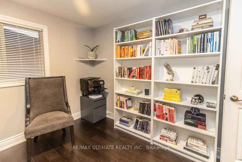 6869 Hickling Crescent