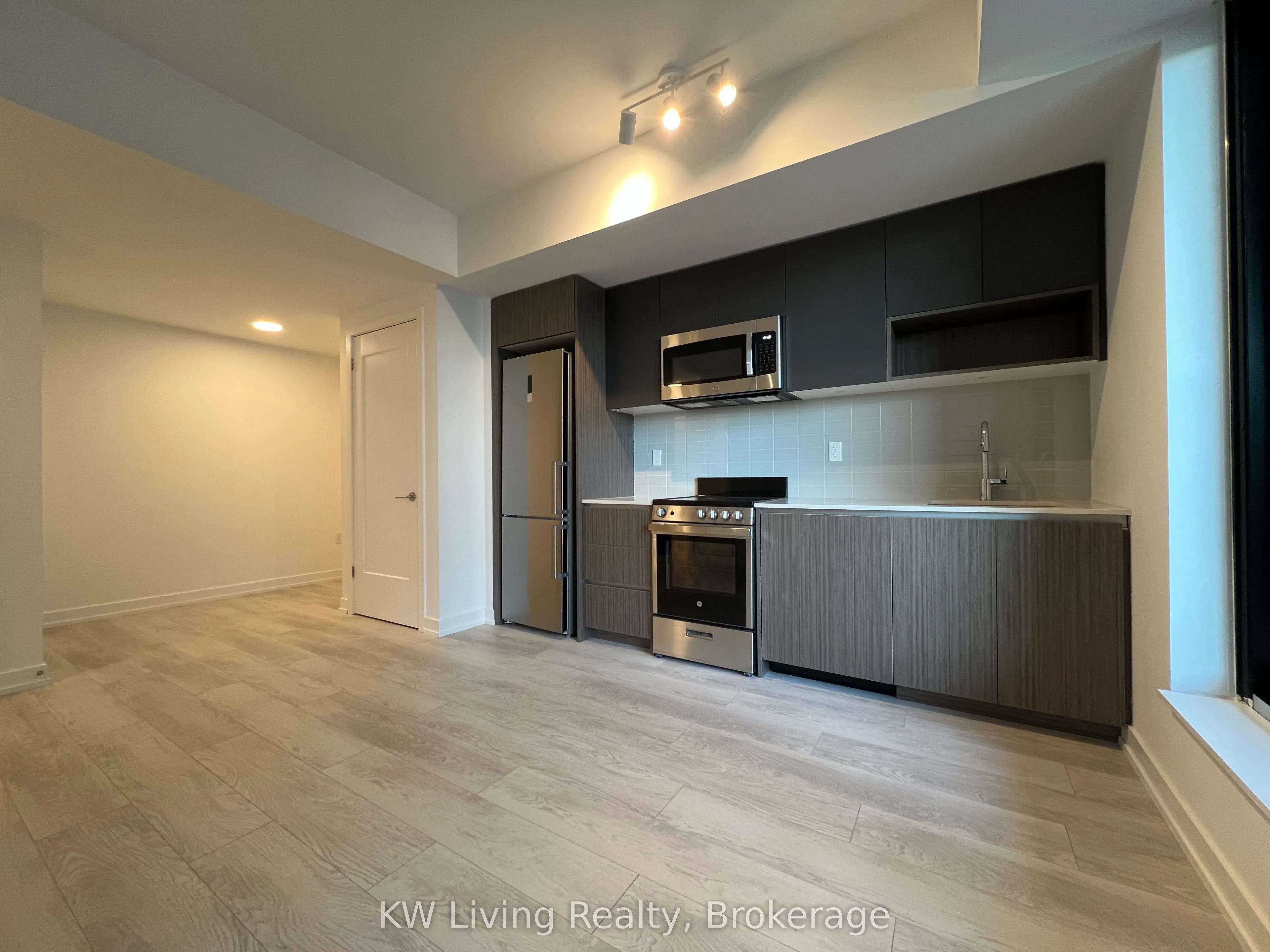 801 The Queensway, #605