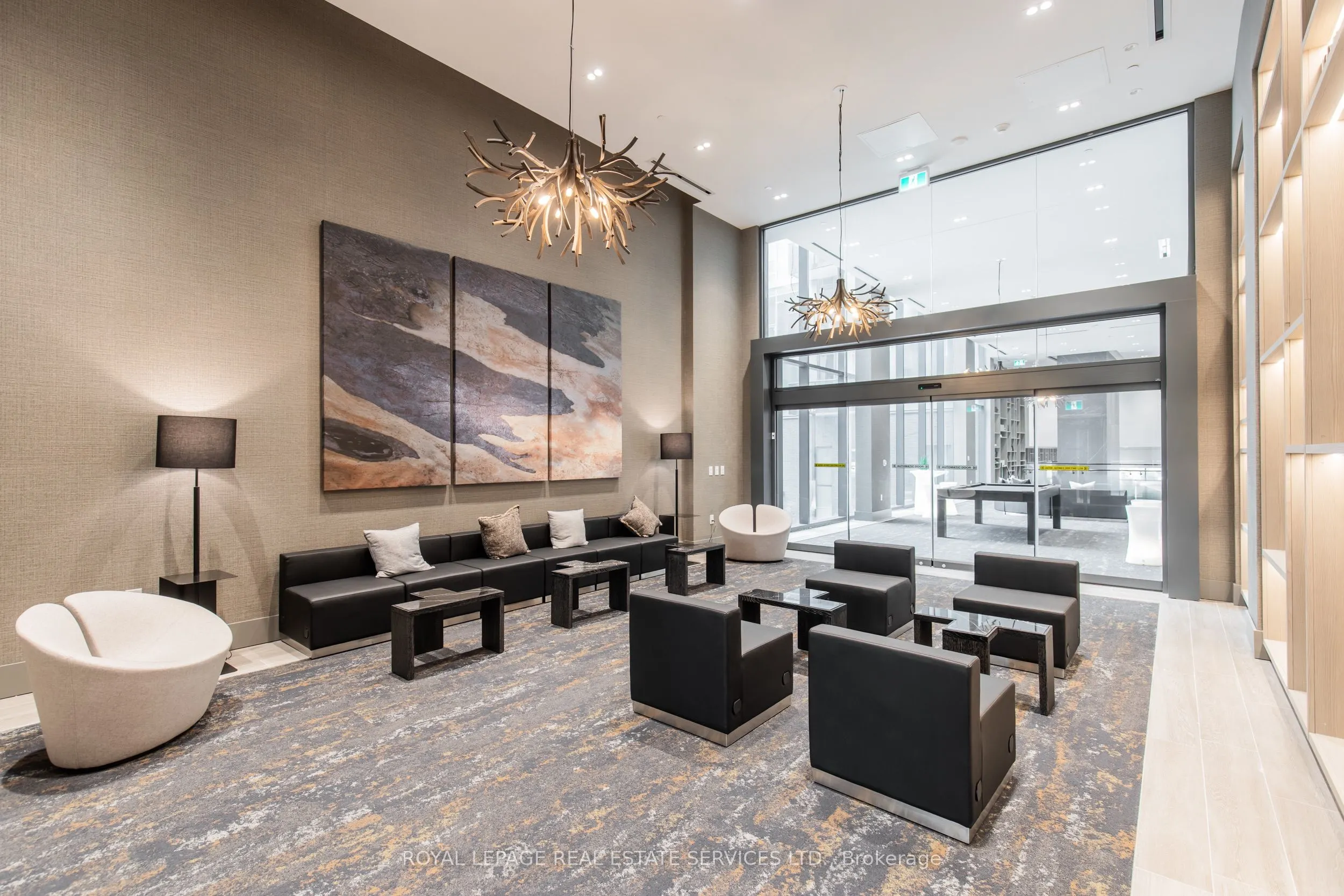 2450 Old Bronte Road, #807