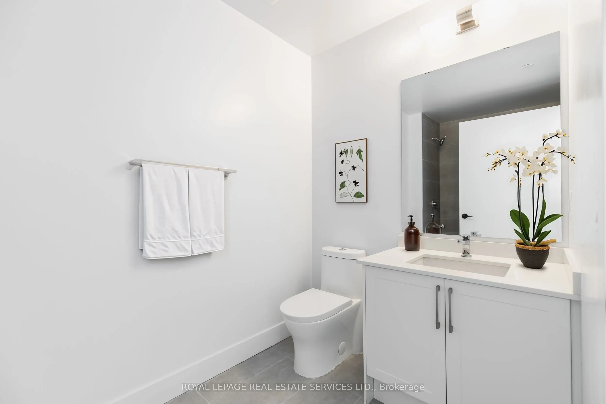 2450 Old Bronte Road, #807
