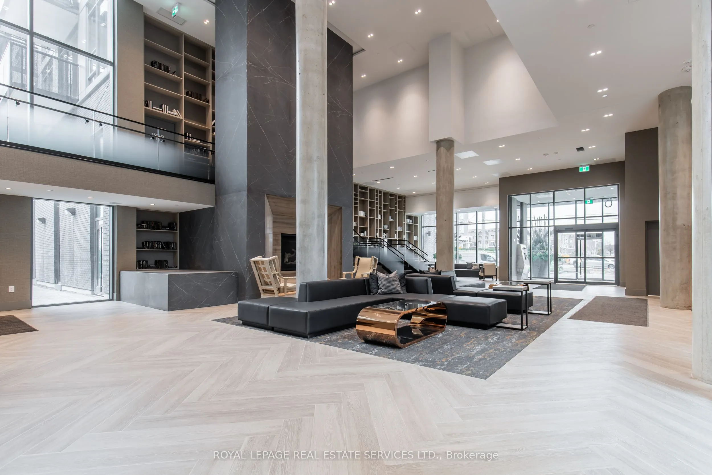 2450 Old Bronte Road, #807