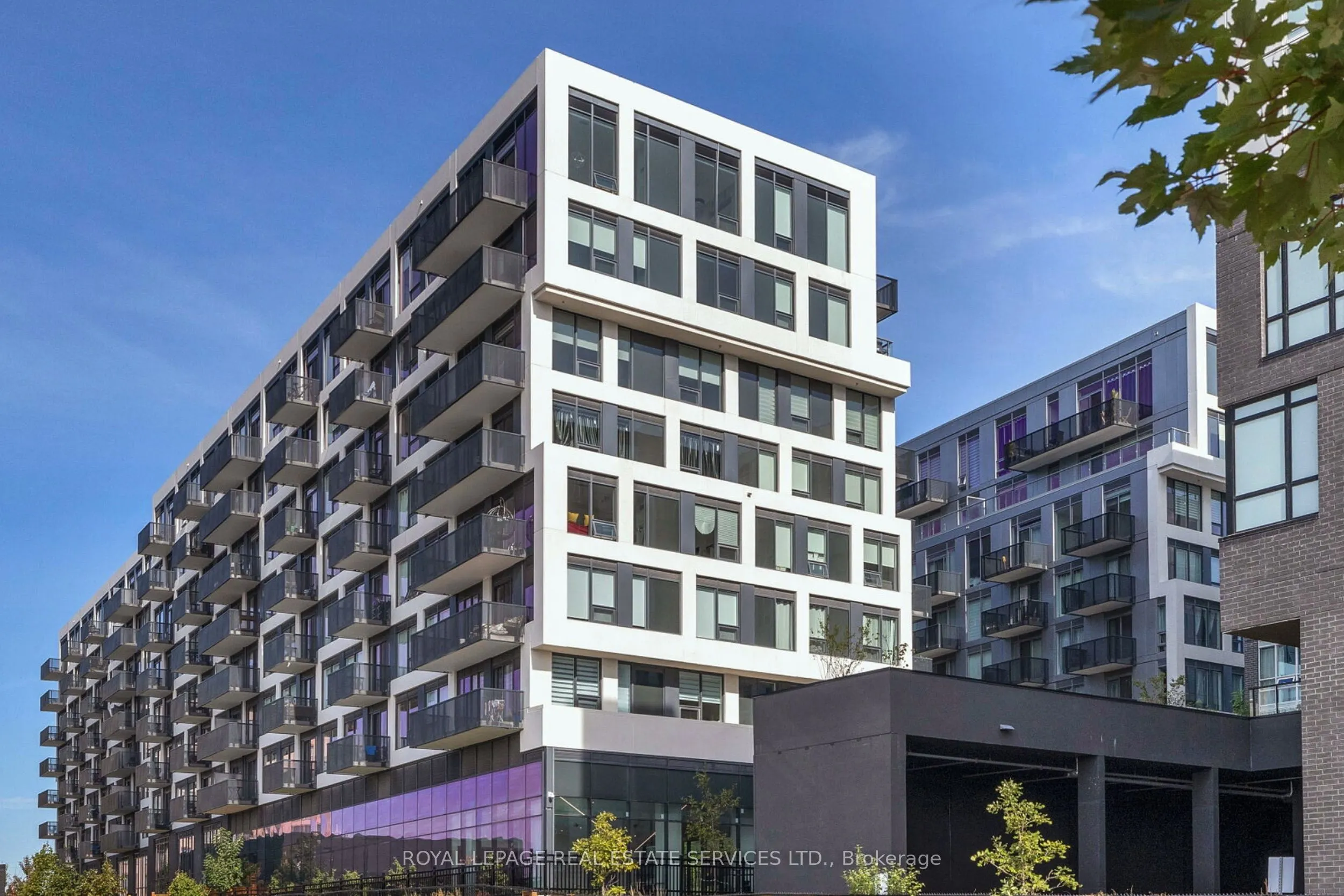 2450 Old Bronte Road, #807