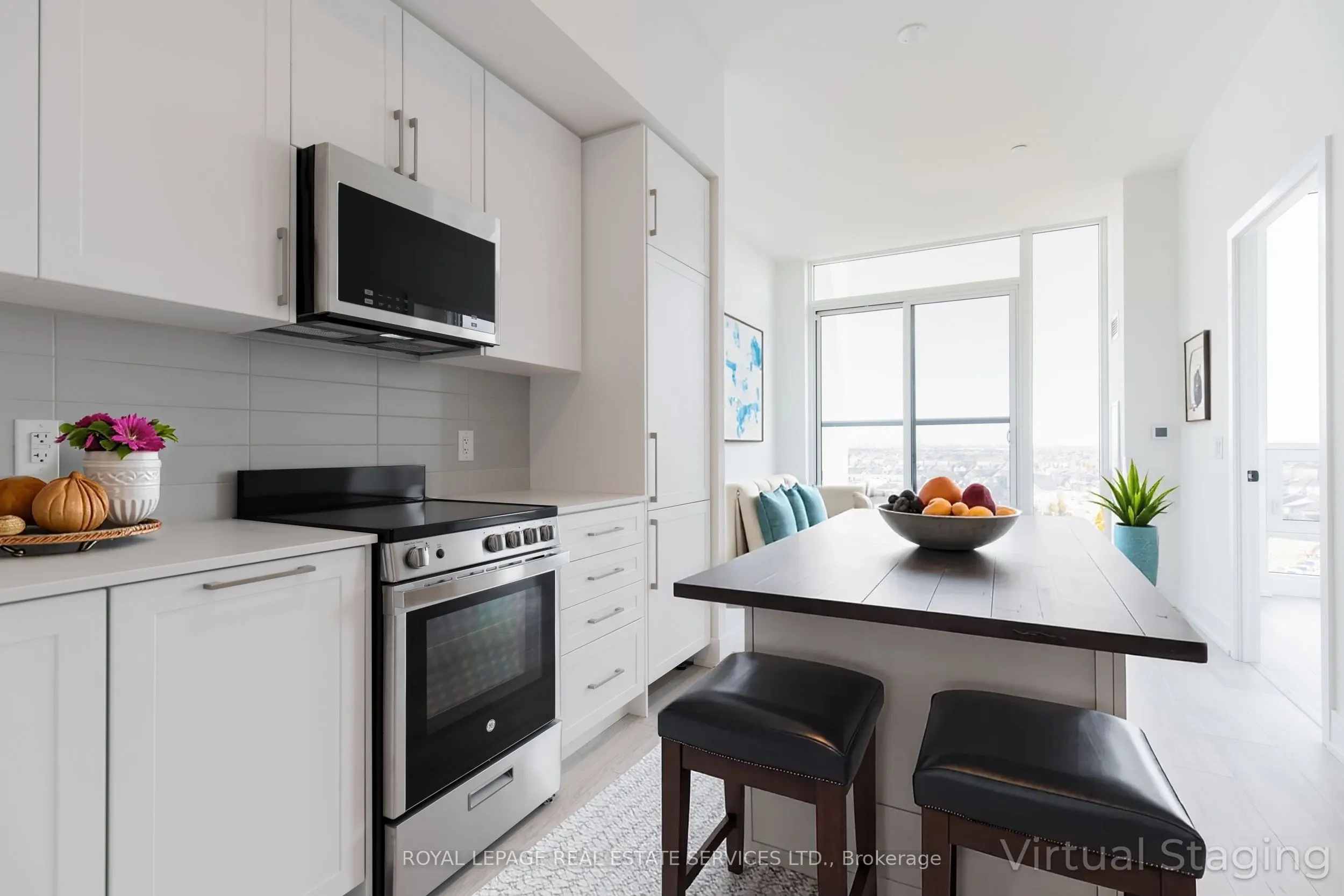 2450 Old Bronte Road, #807