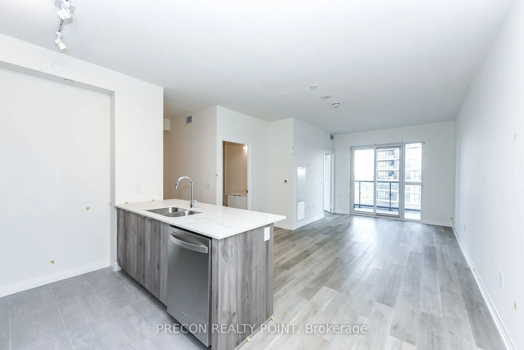 15 Watergarden Drive N, #1205