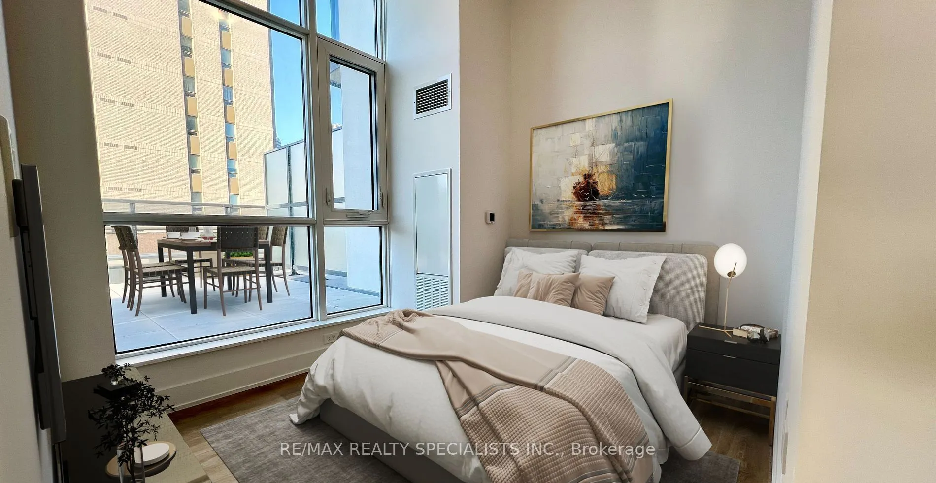 202 Burnhamthorpe Road E, #302