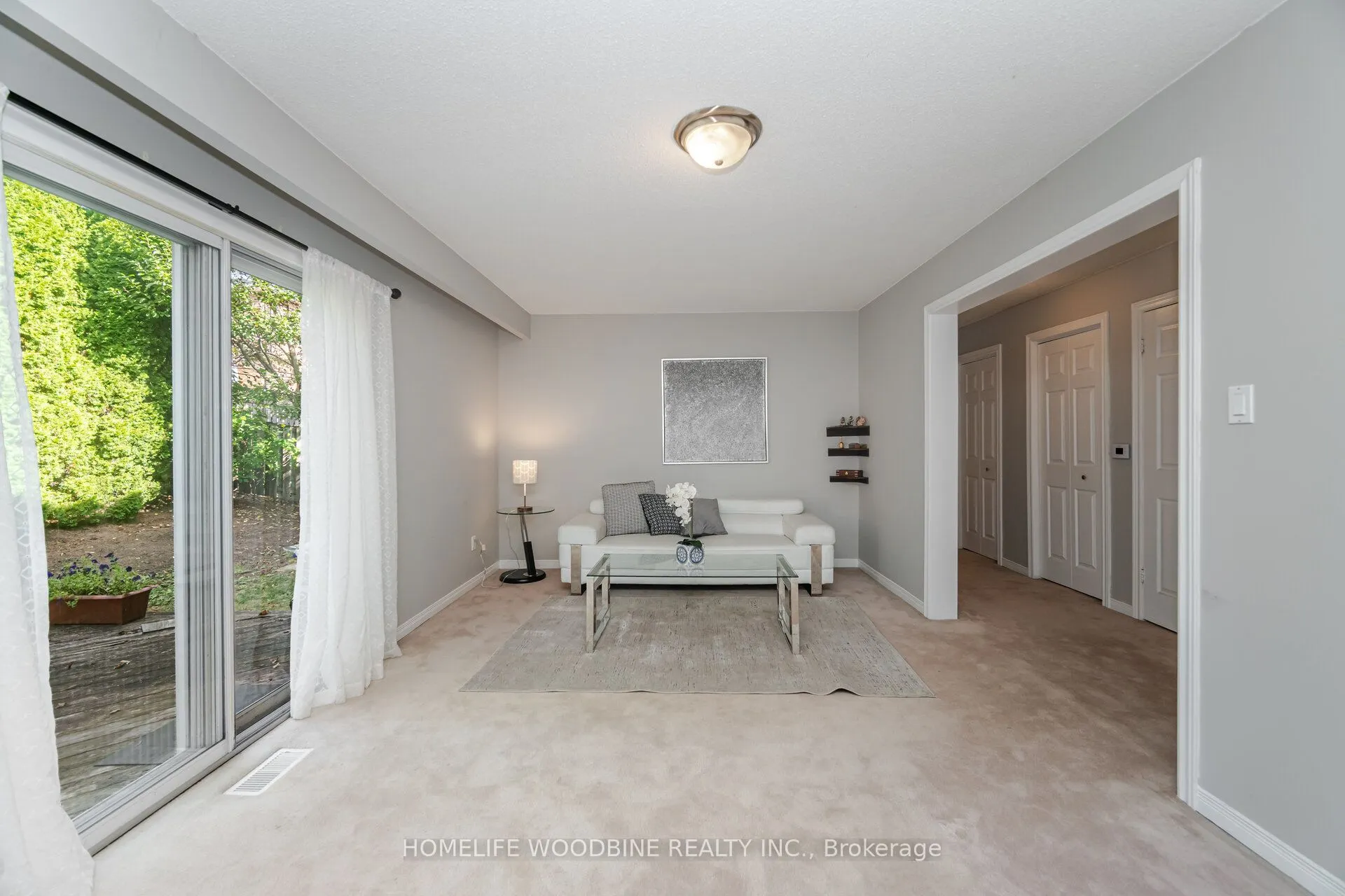1431 Harmsworth Square