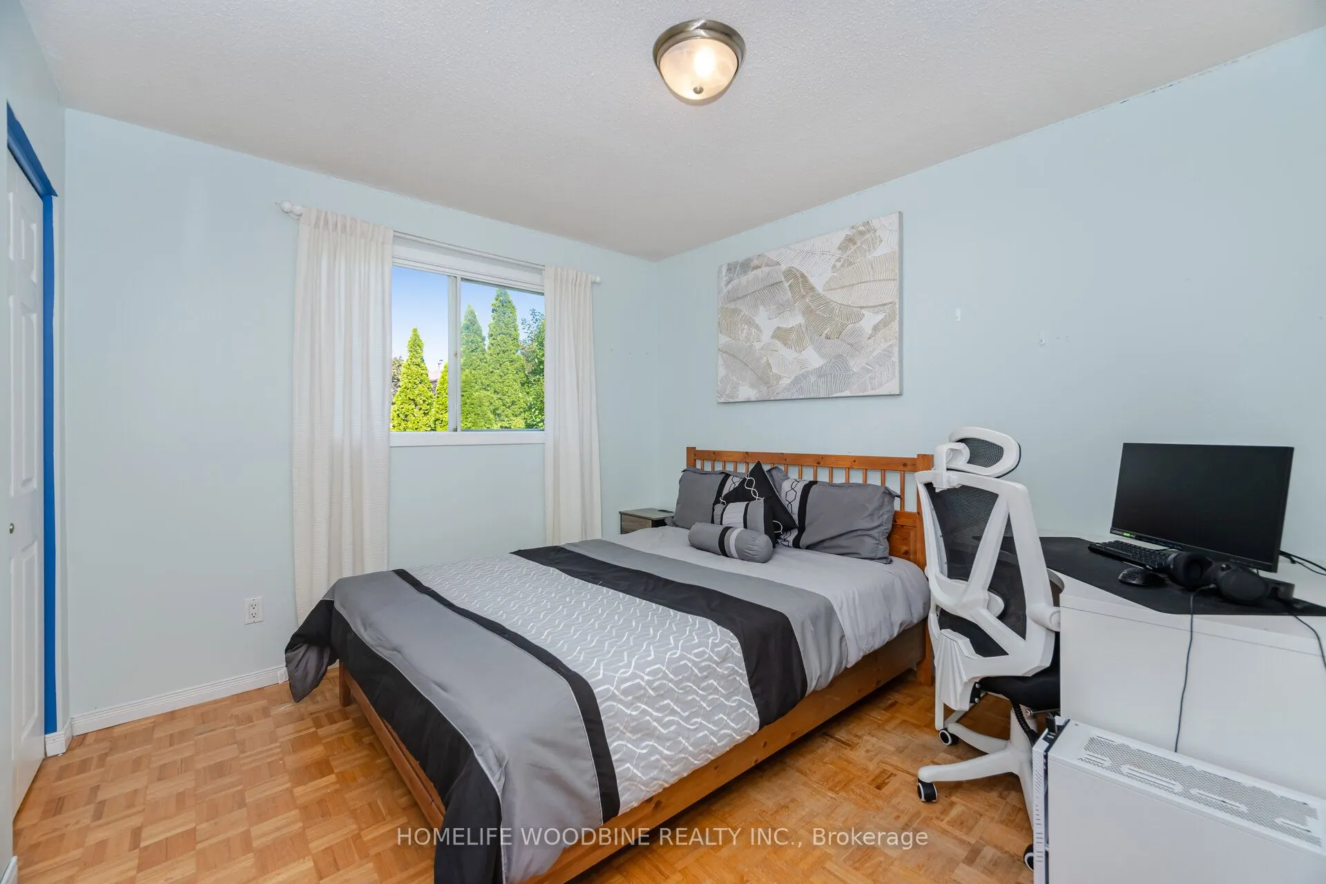 1431 Harmsworth Square