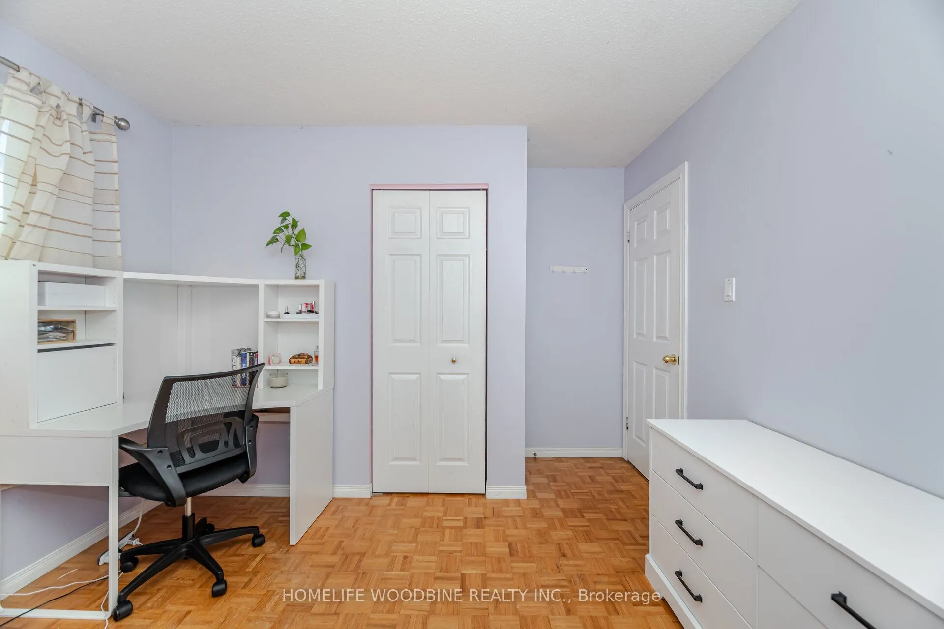 1431 Harmsworth Square
