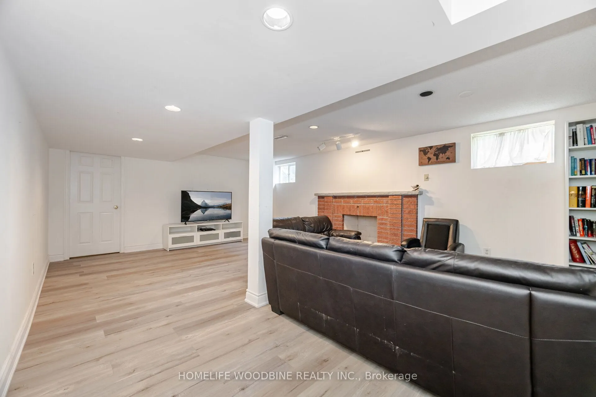 1431 Harmsworth Square