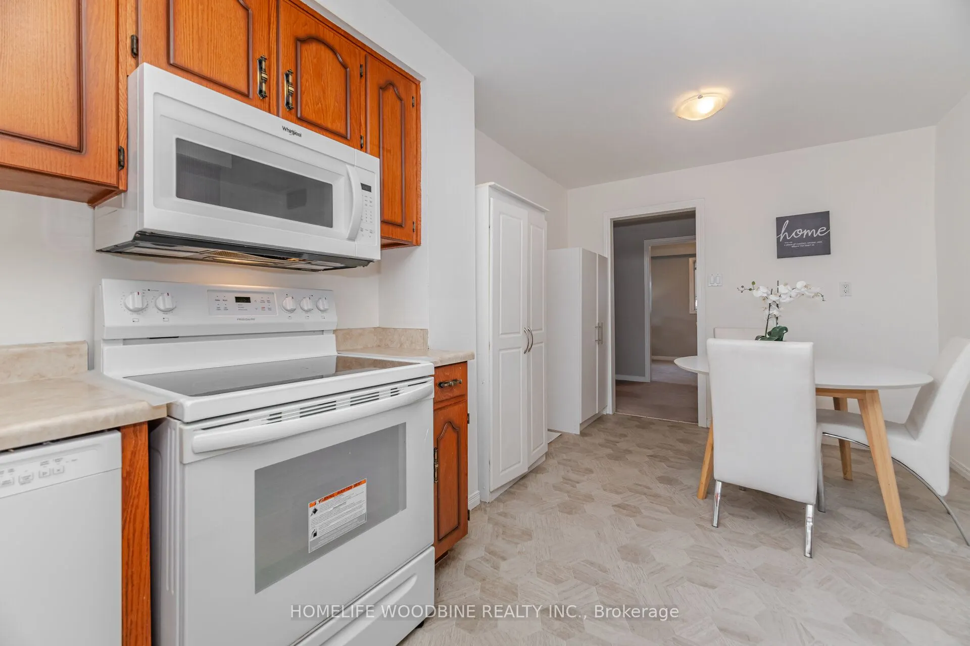 1431 Harmsworth Square
