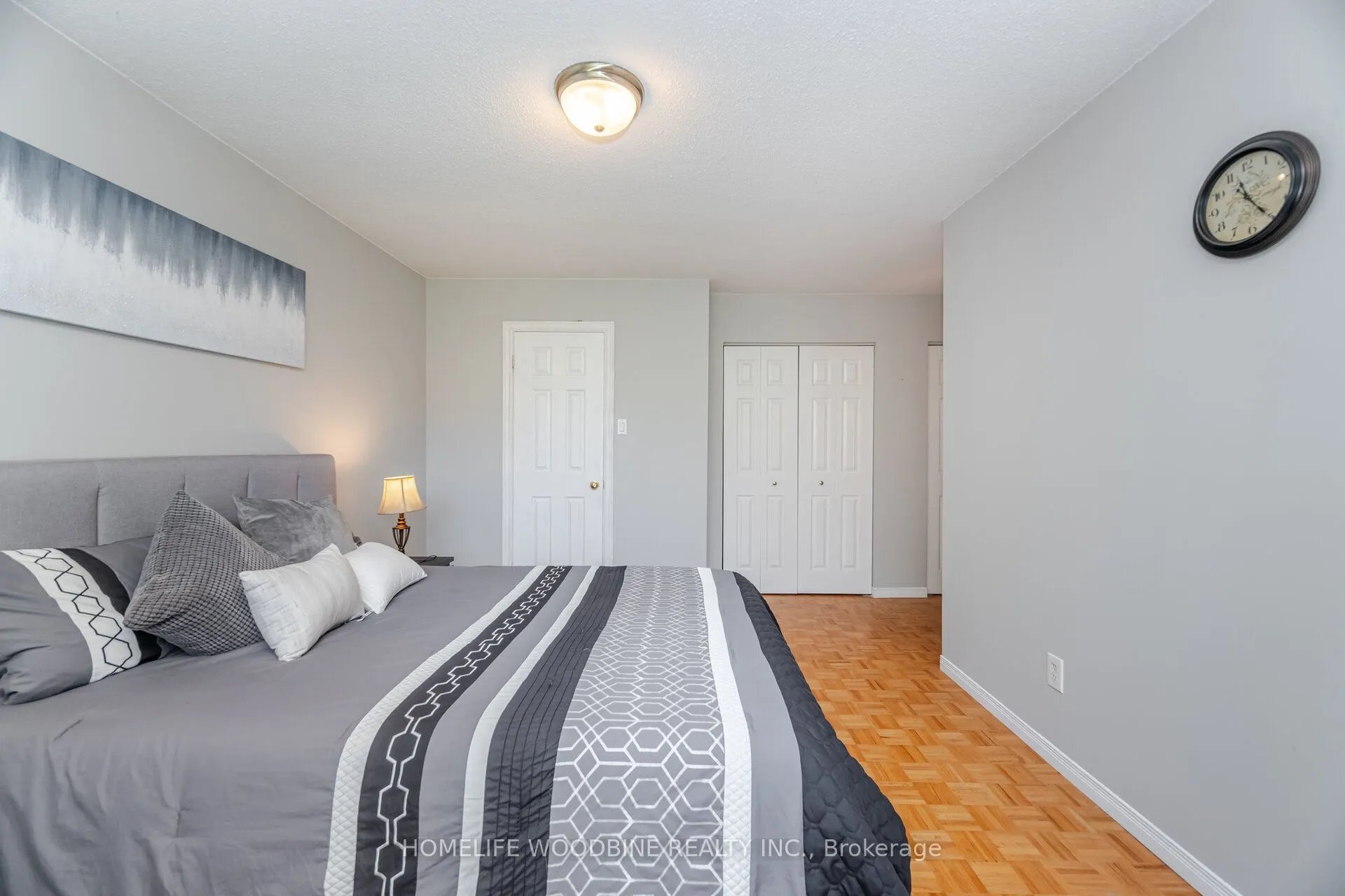 1431 Harmsworth Square