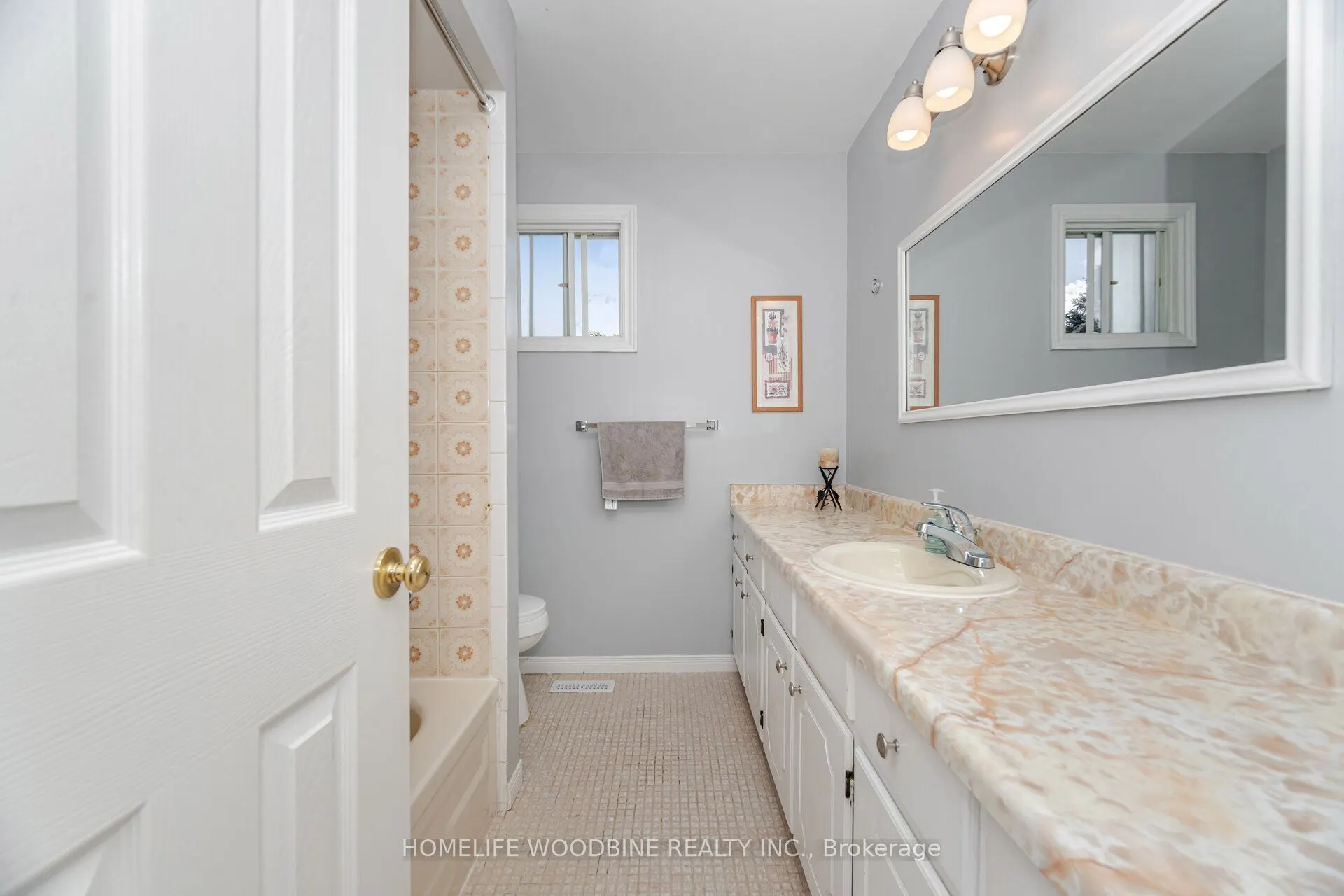 1431 Harmsworth Square