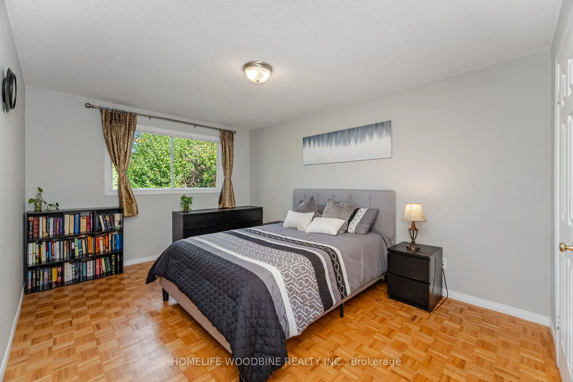 1431 Harmsworth Square