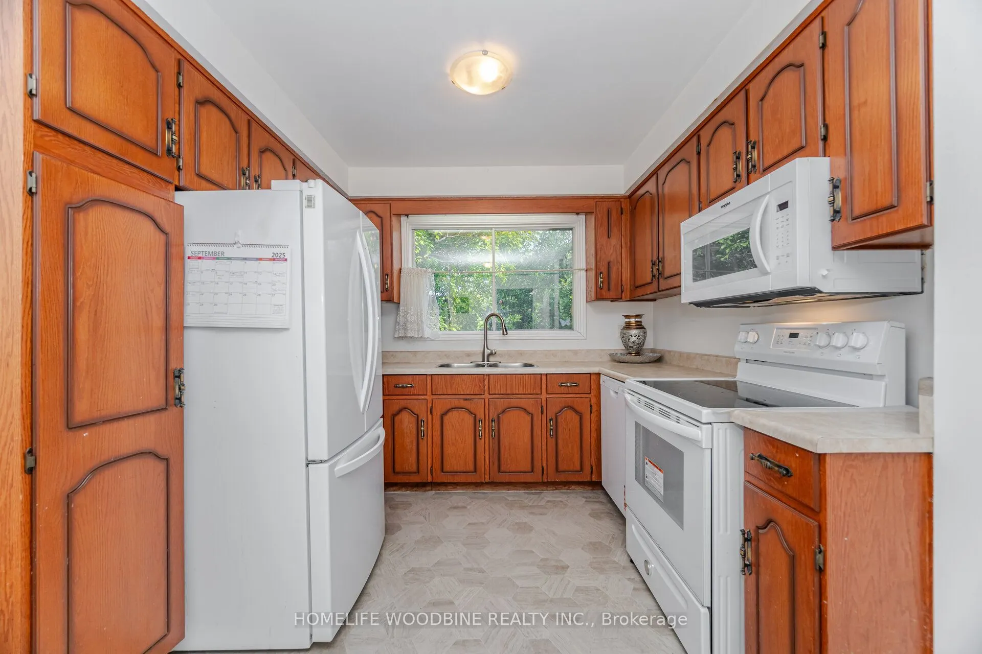 1431 Harmsworth Square