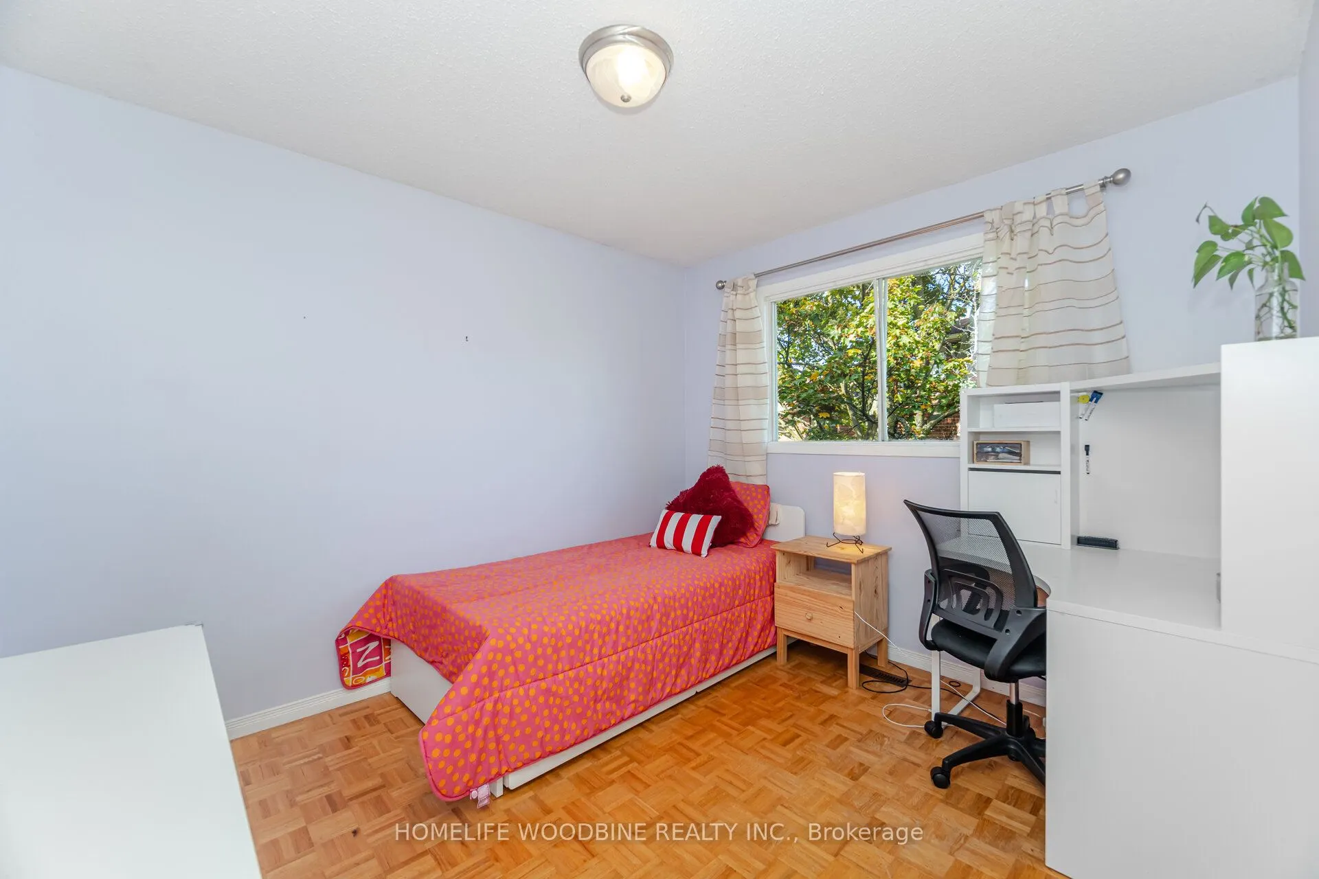 1431 Harmsworth Square