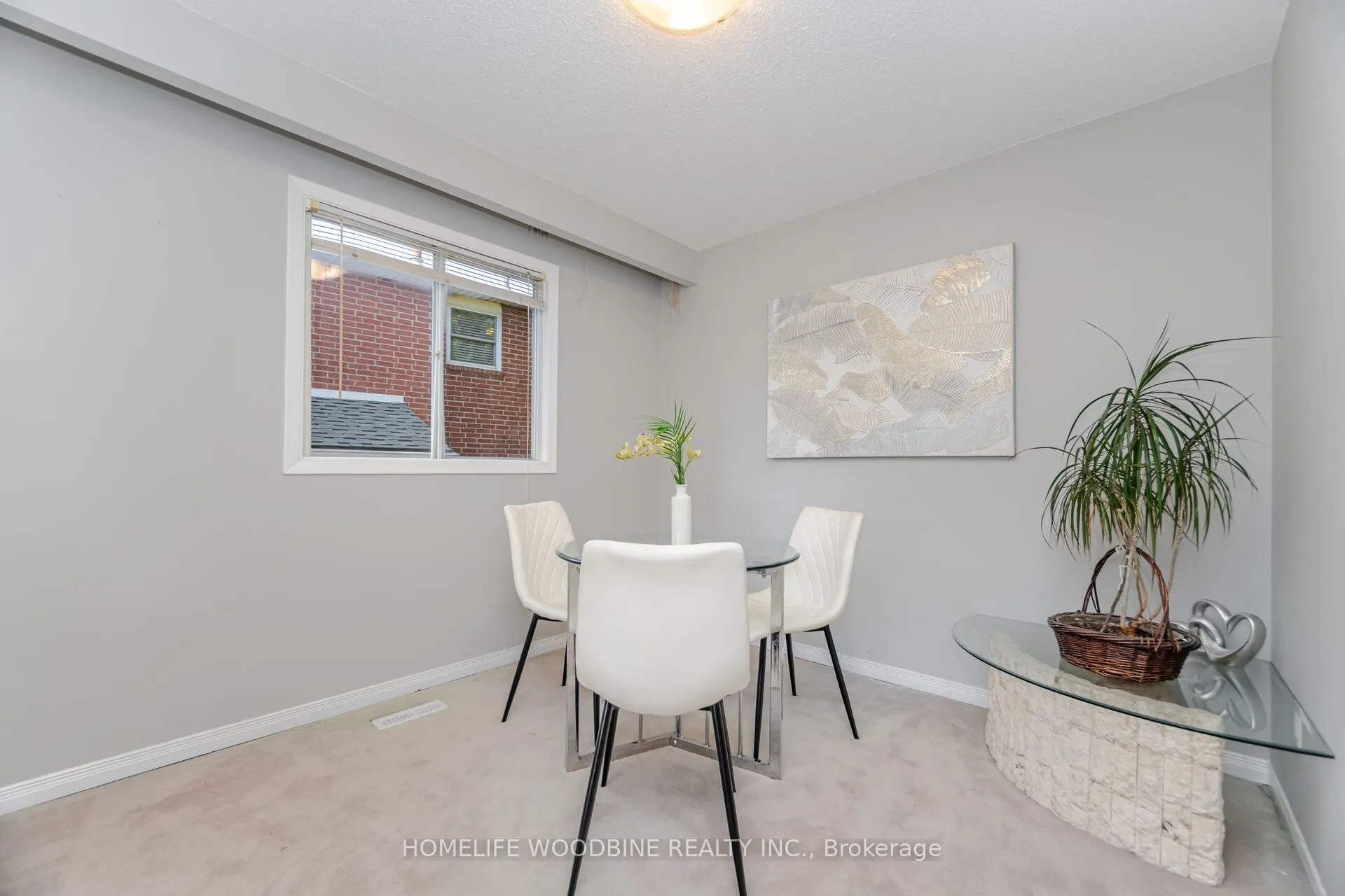 1431 Harmsworth Square