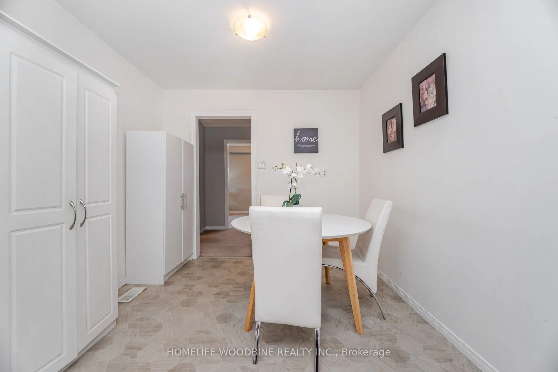 1431 Harmsworth Square