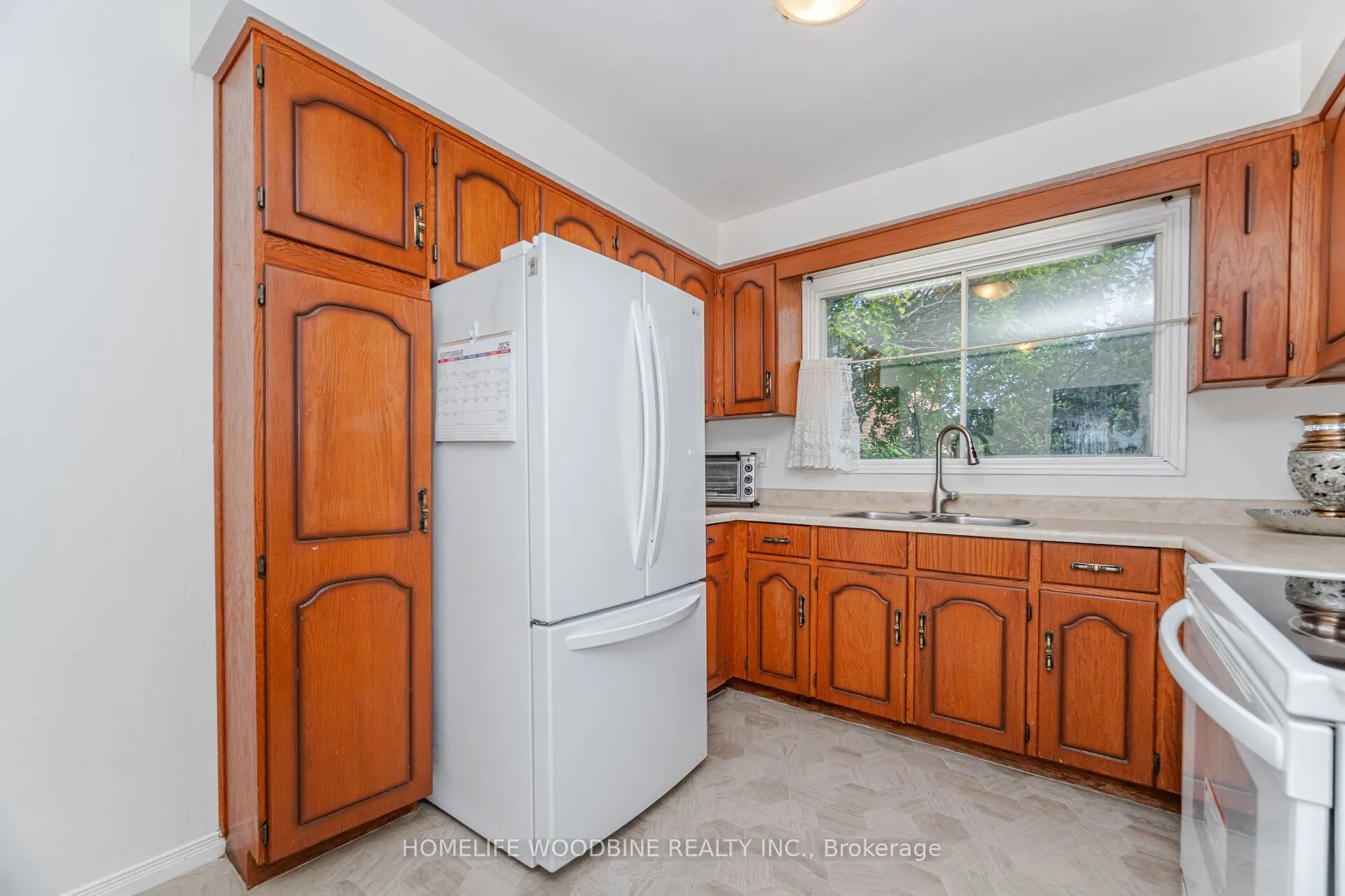 1431 Harmsworth Square