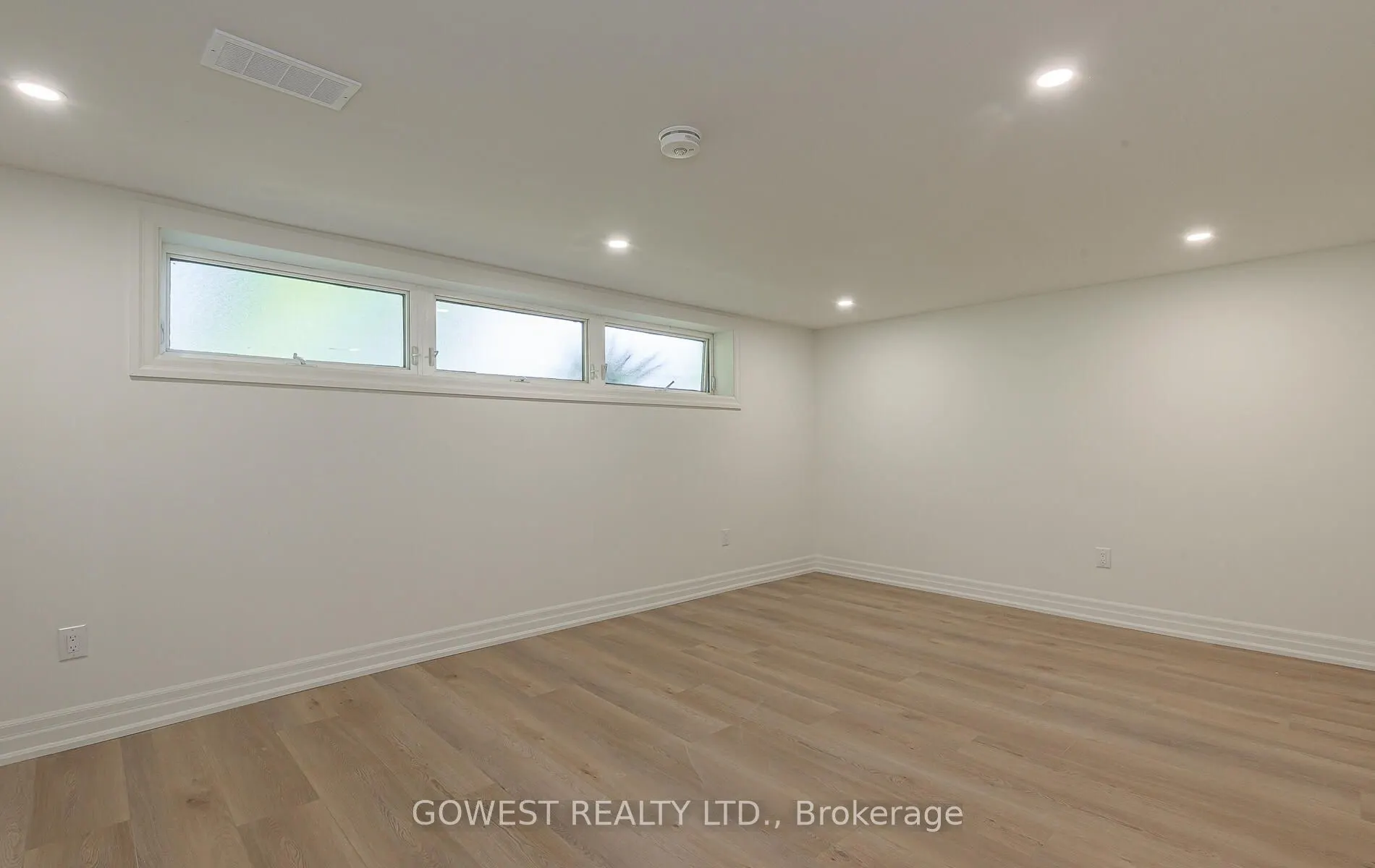 27 Hollister Road