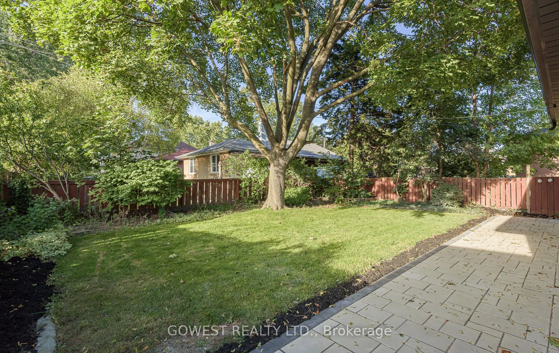 27 Hollister Road