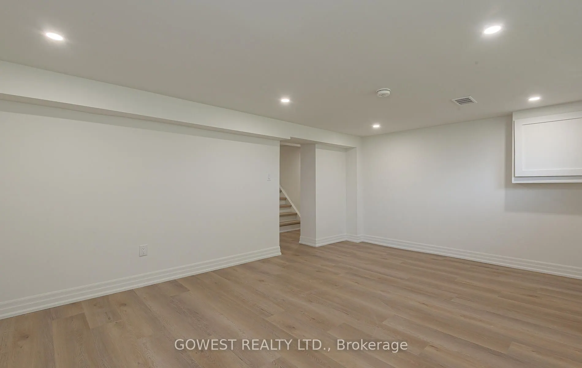 27 Hollister Road