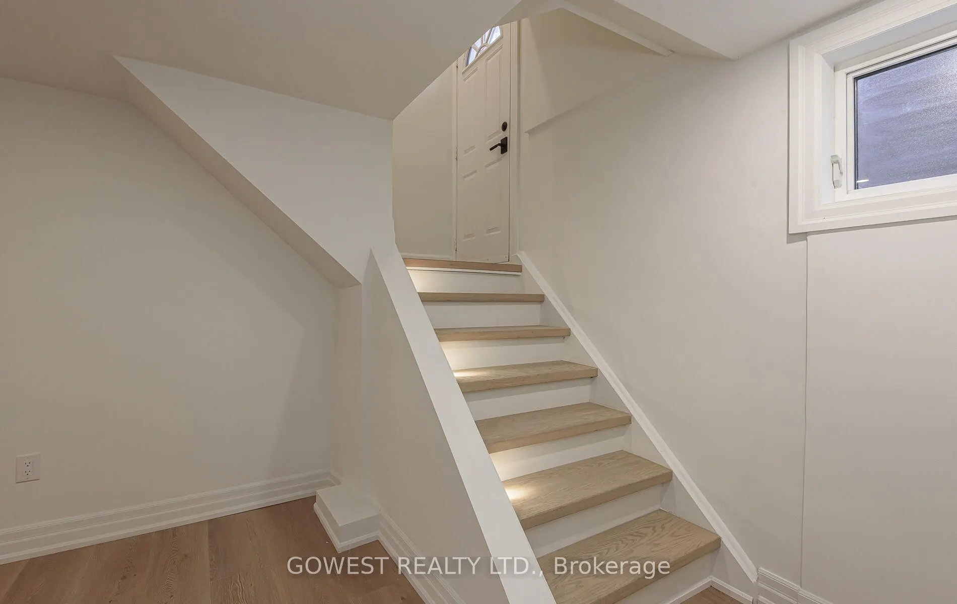 27 Hollister Road