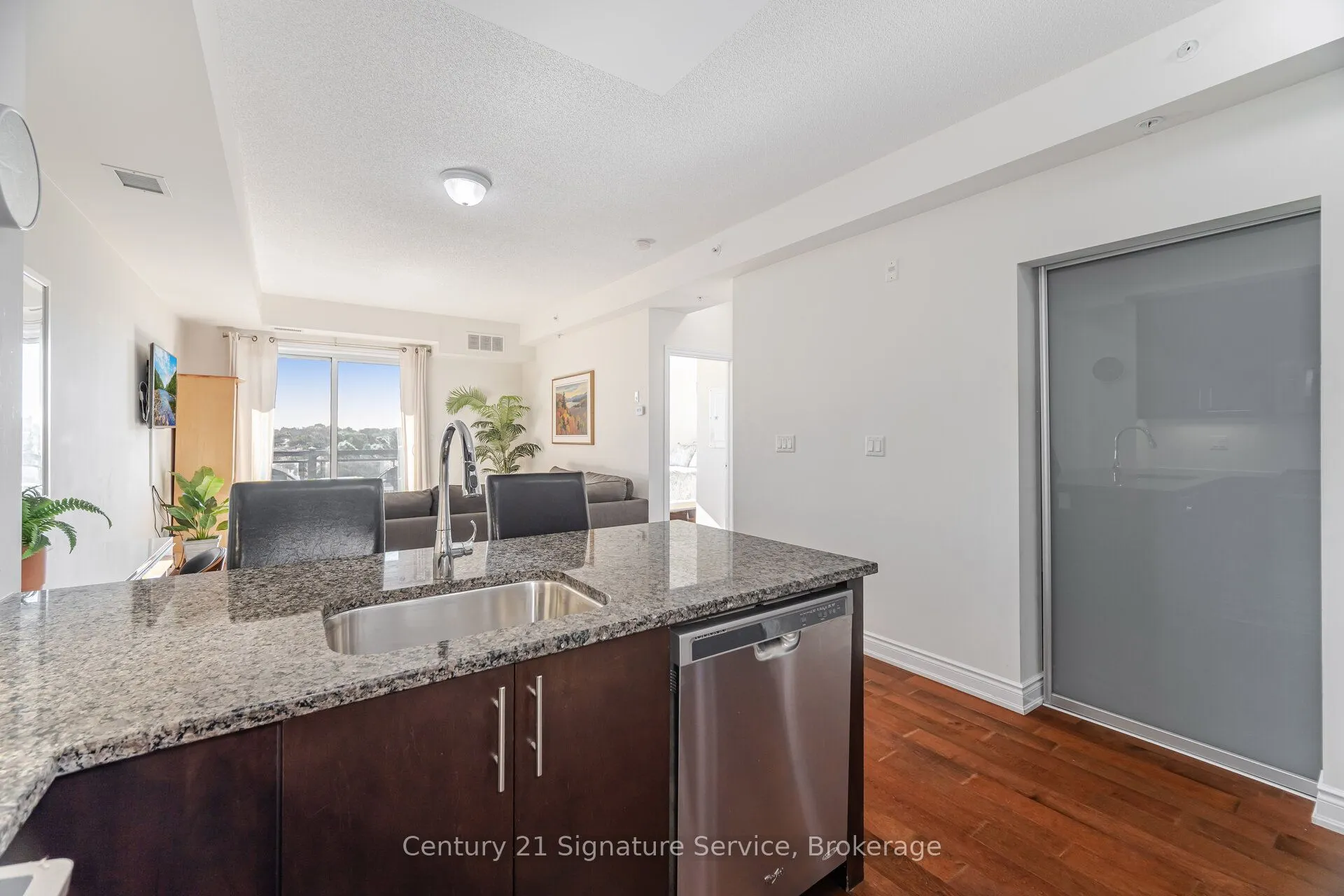3170 Erin Mills Parkway, #401