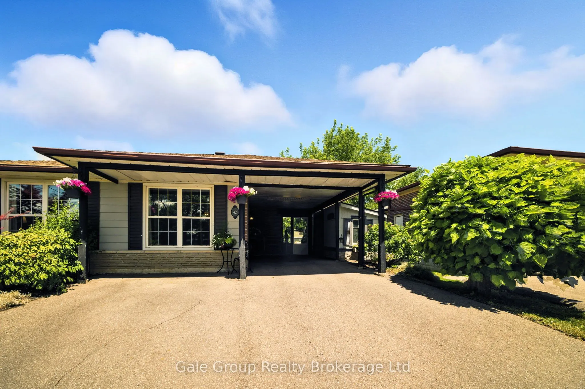42 Moultrey Crescent