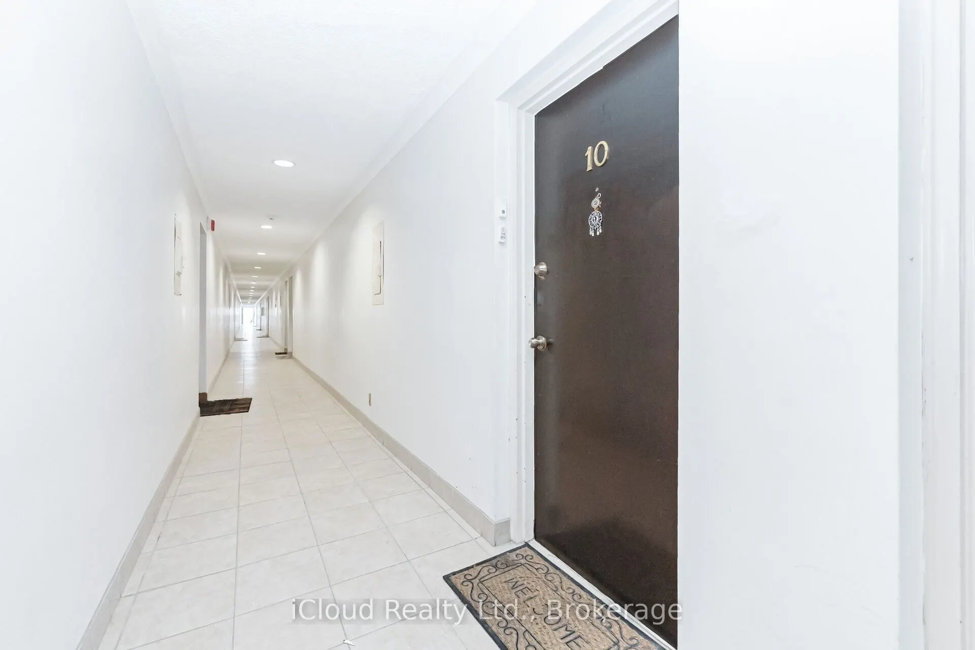 40 Rabbit Lane, #10