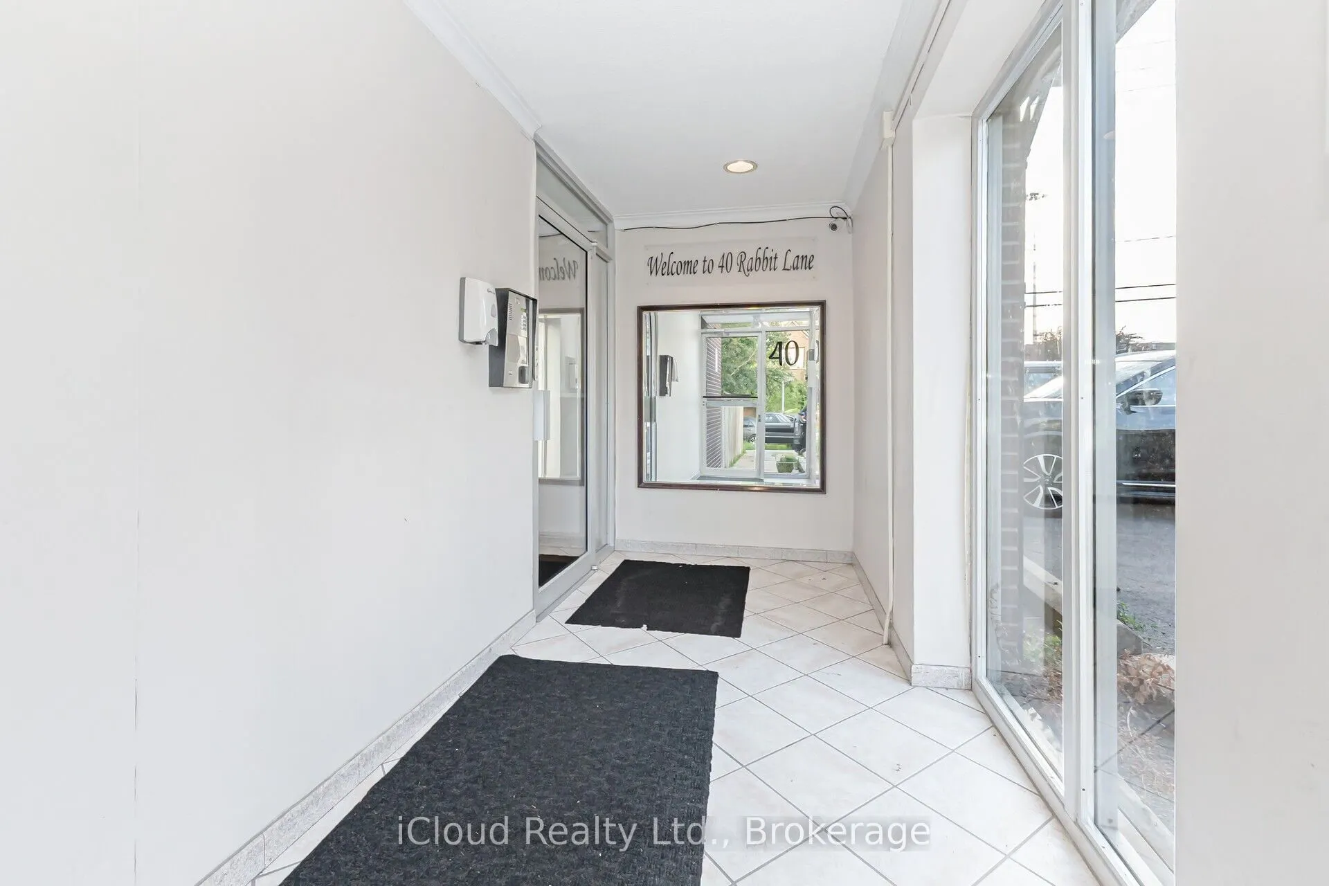 40 Rabbit Lane, #10
