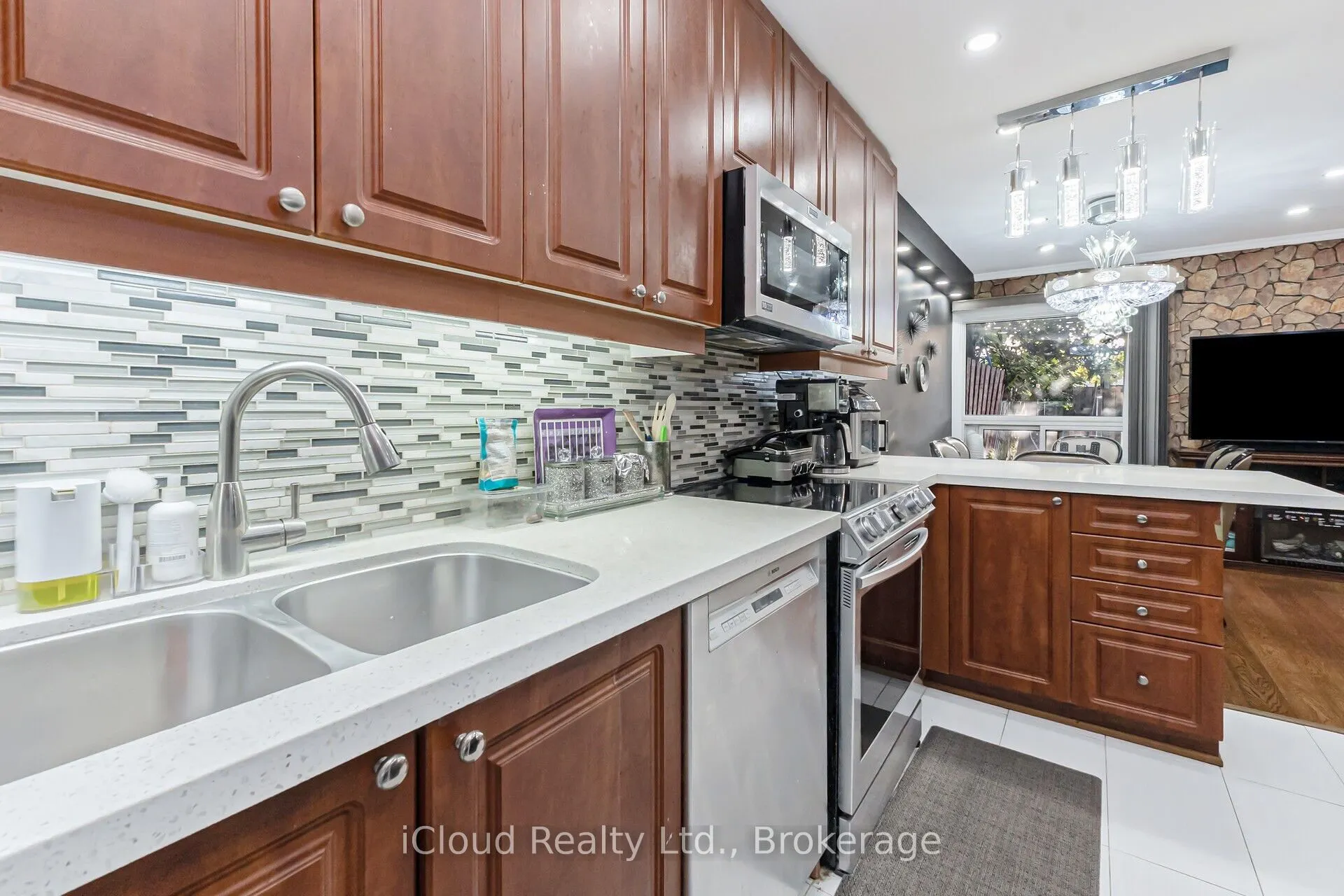 40 Rabbit Lane, #10