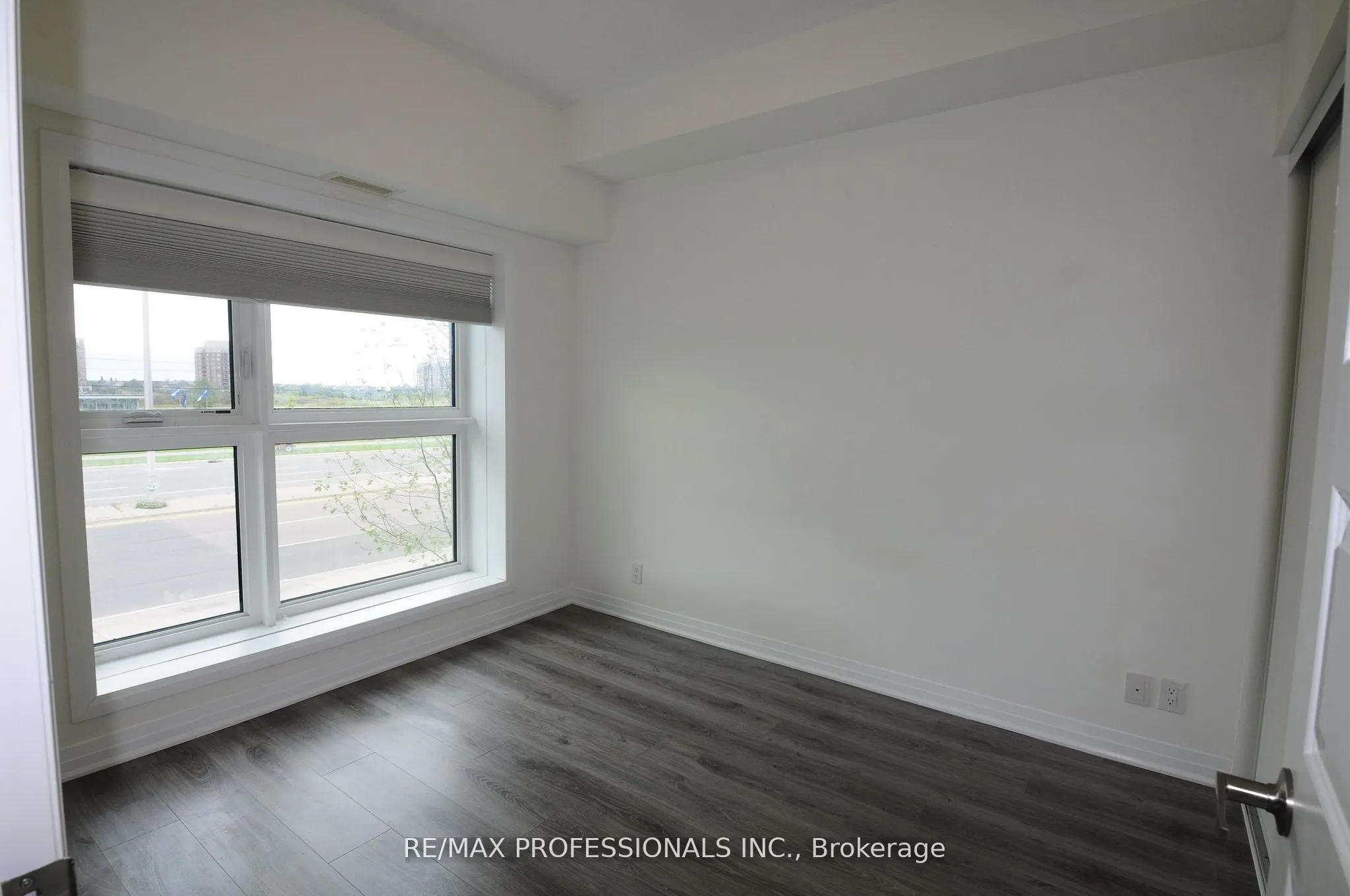 128 Grovewood Common, #210