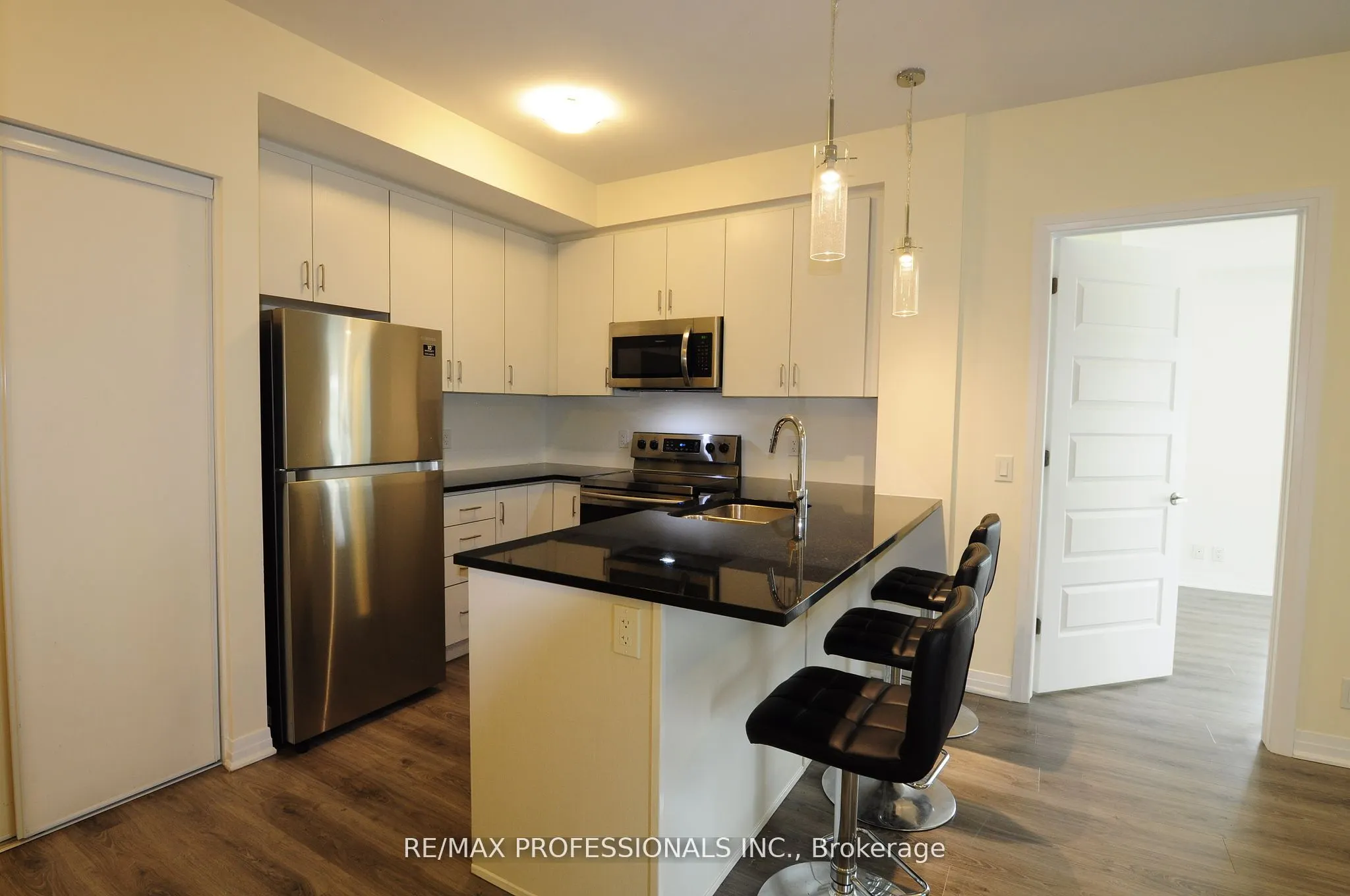 128 Grovewood Common, #210