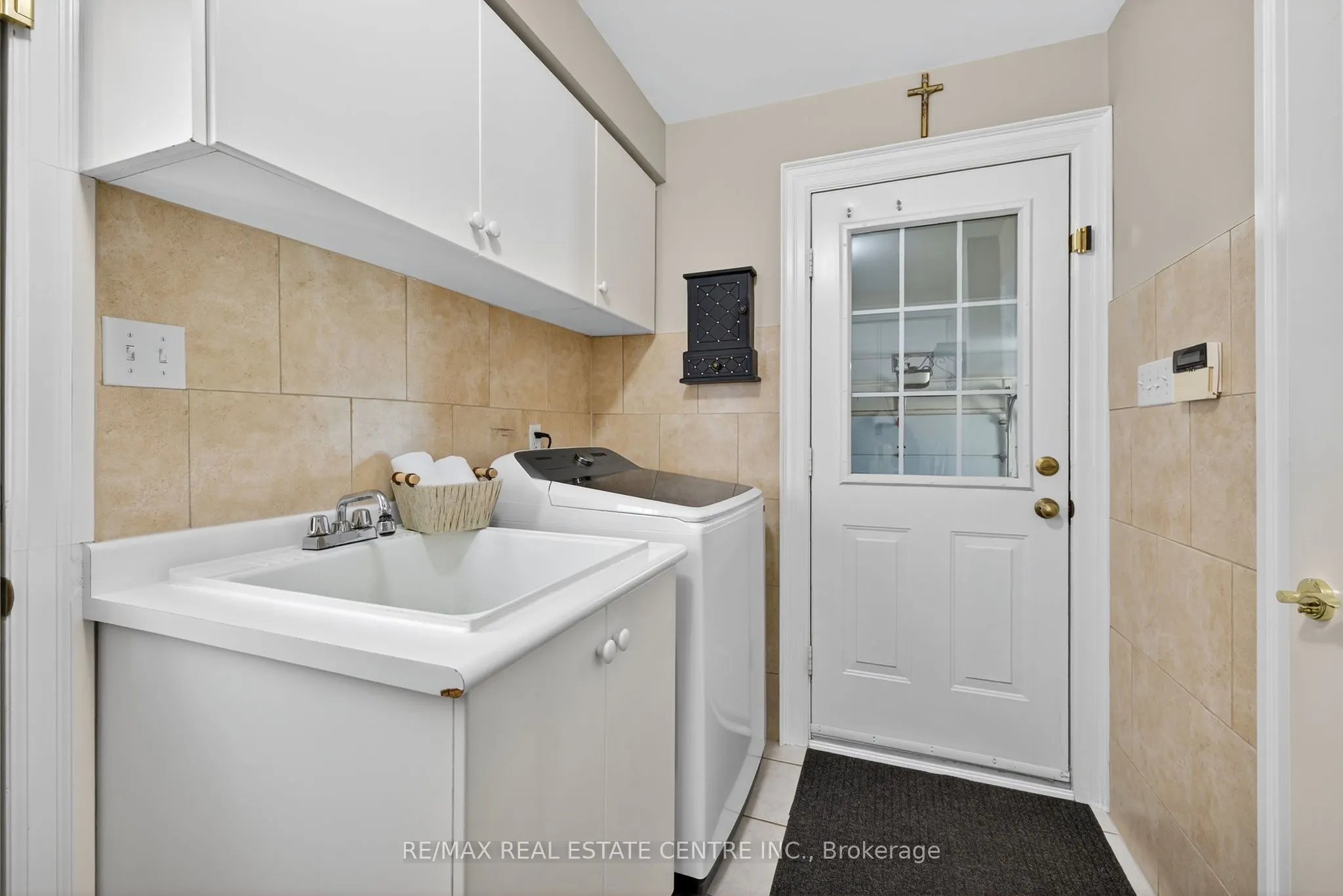 7 Larkmead Place
