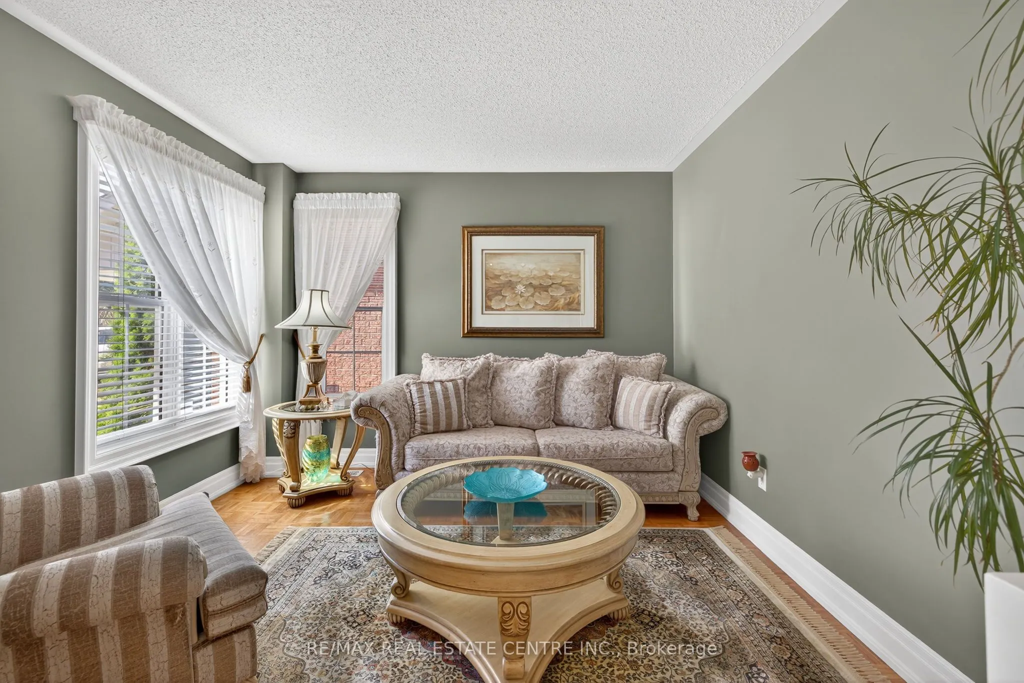 7 Larkmead Place