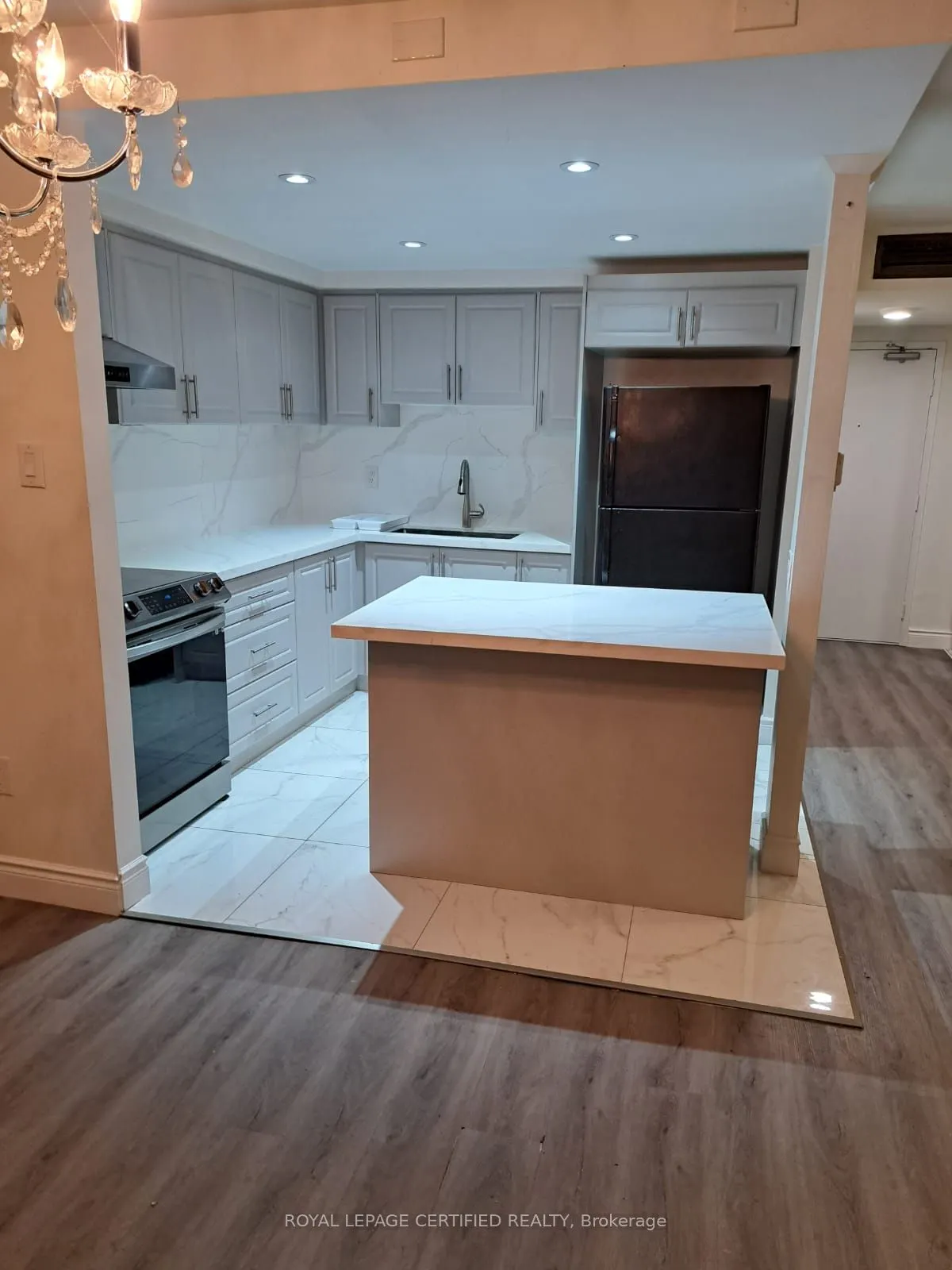 2645 Jane Street, #112