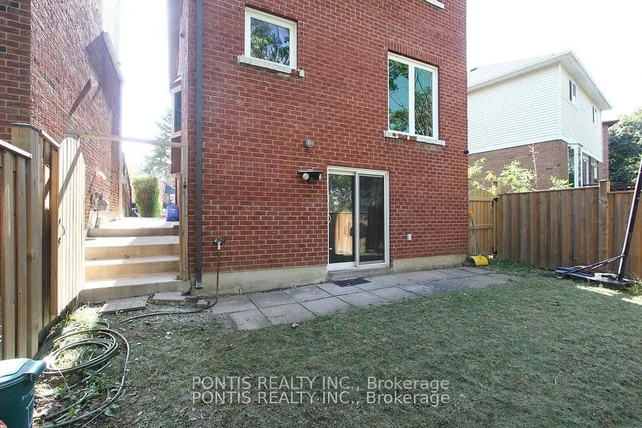 72 SHELDRAKE Court