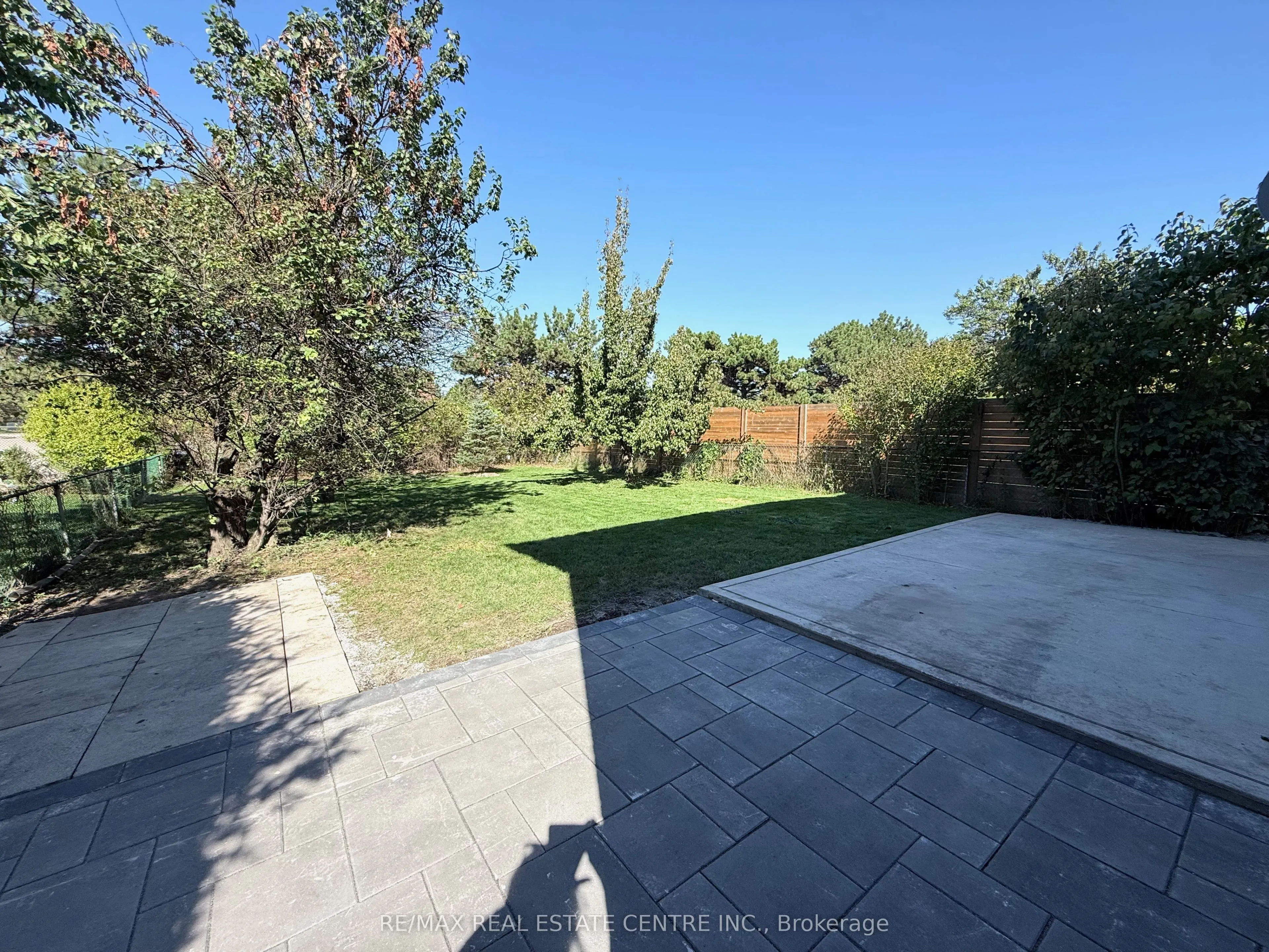 1215 Larny Court
