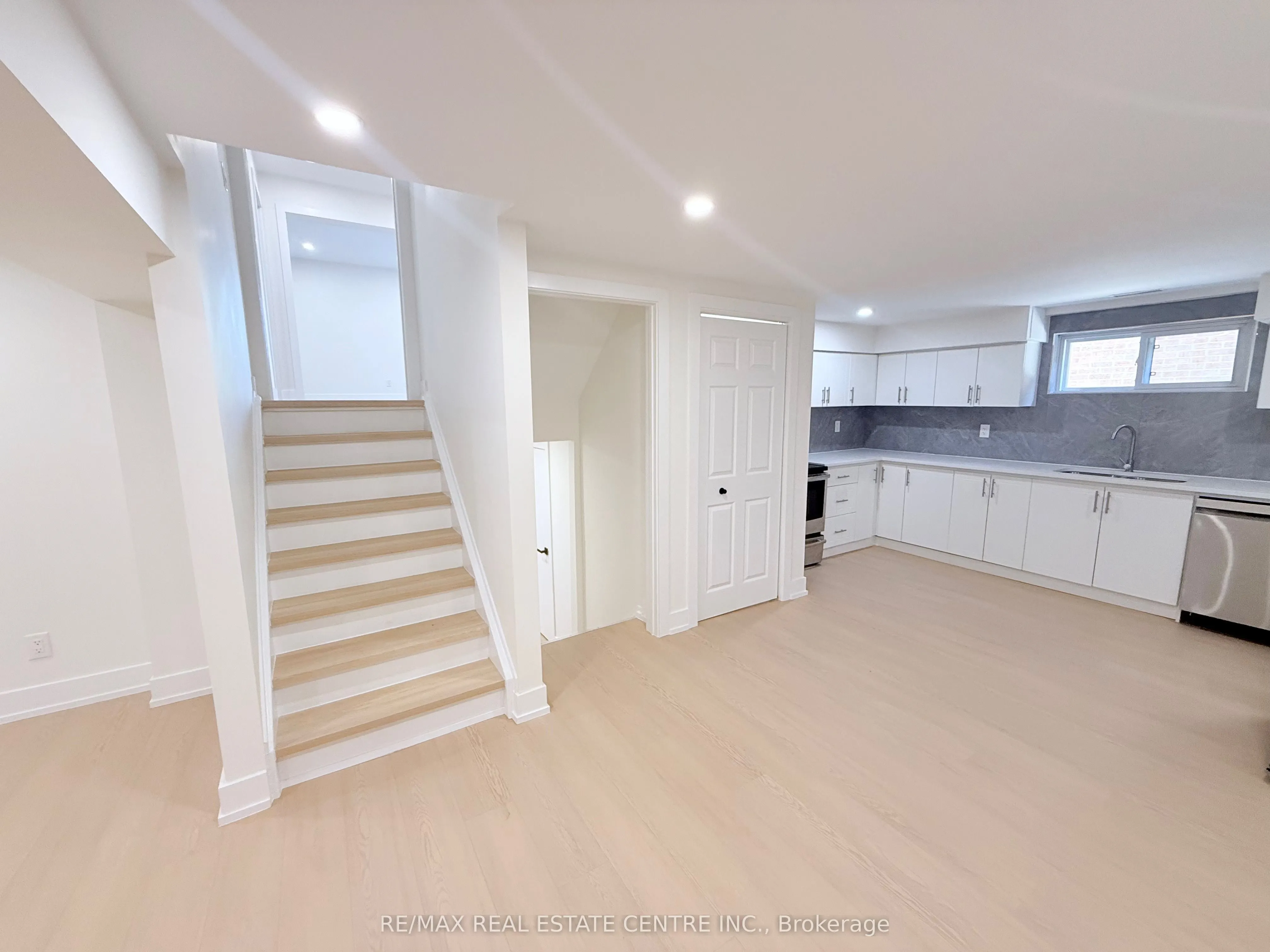 1215 Larny Court