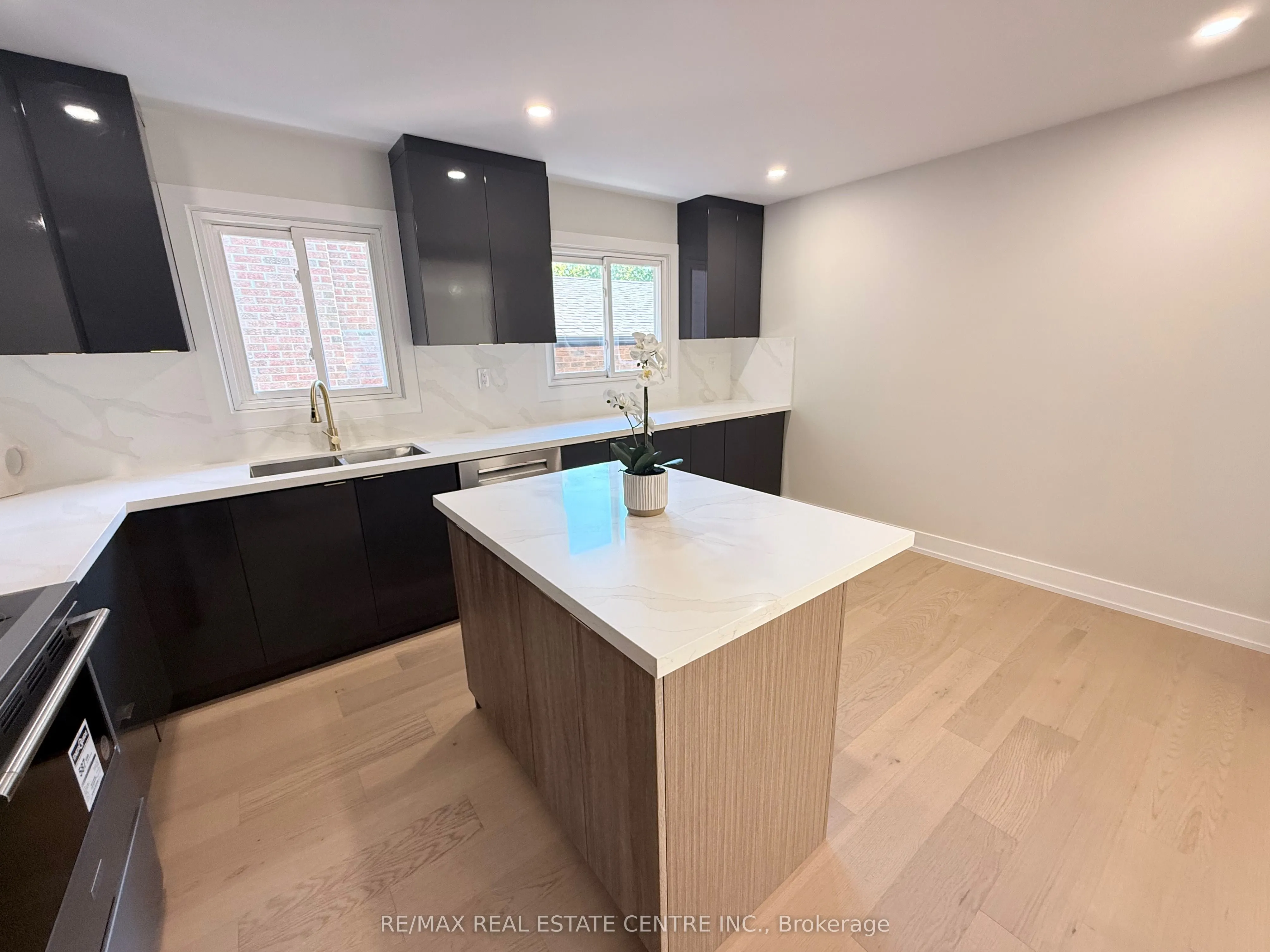 1215 Larny Court