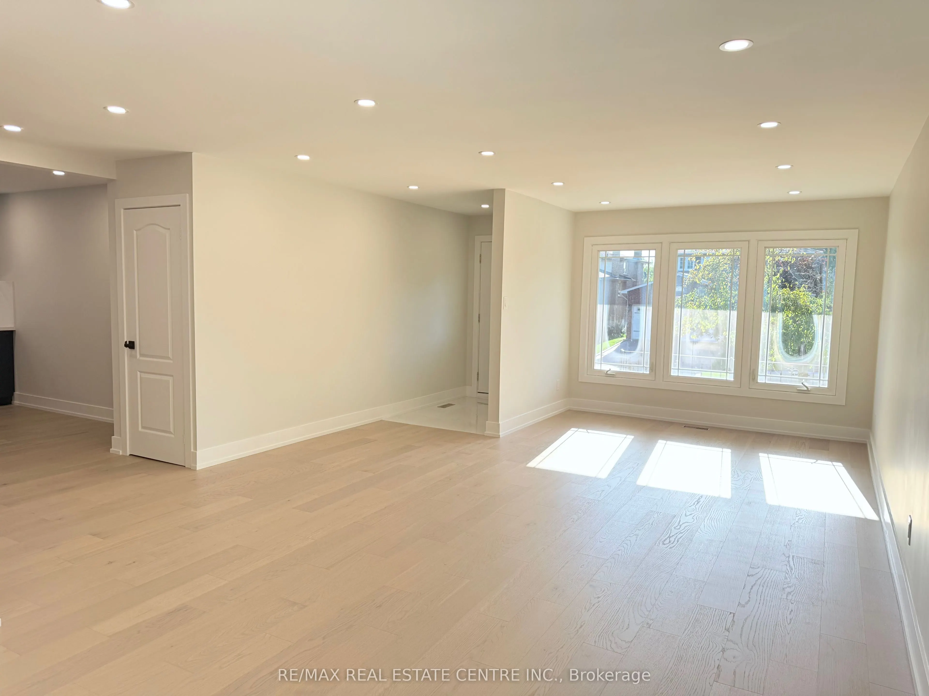 1215 Larny Court