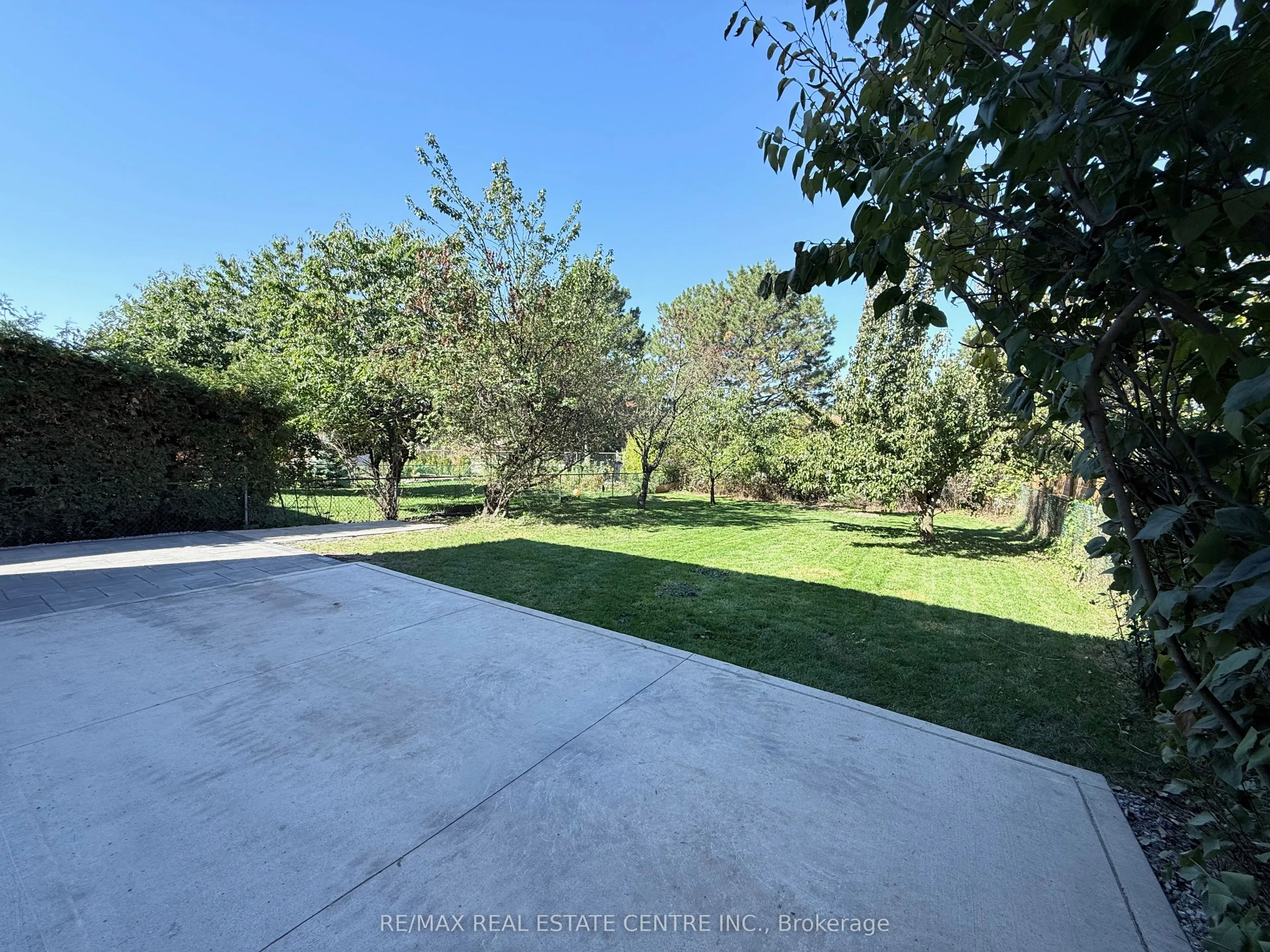 1215 Larny Court