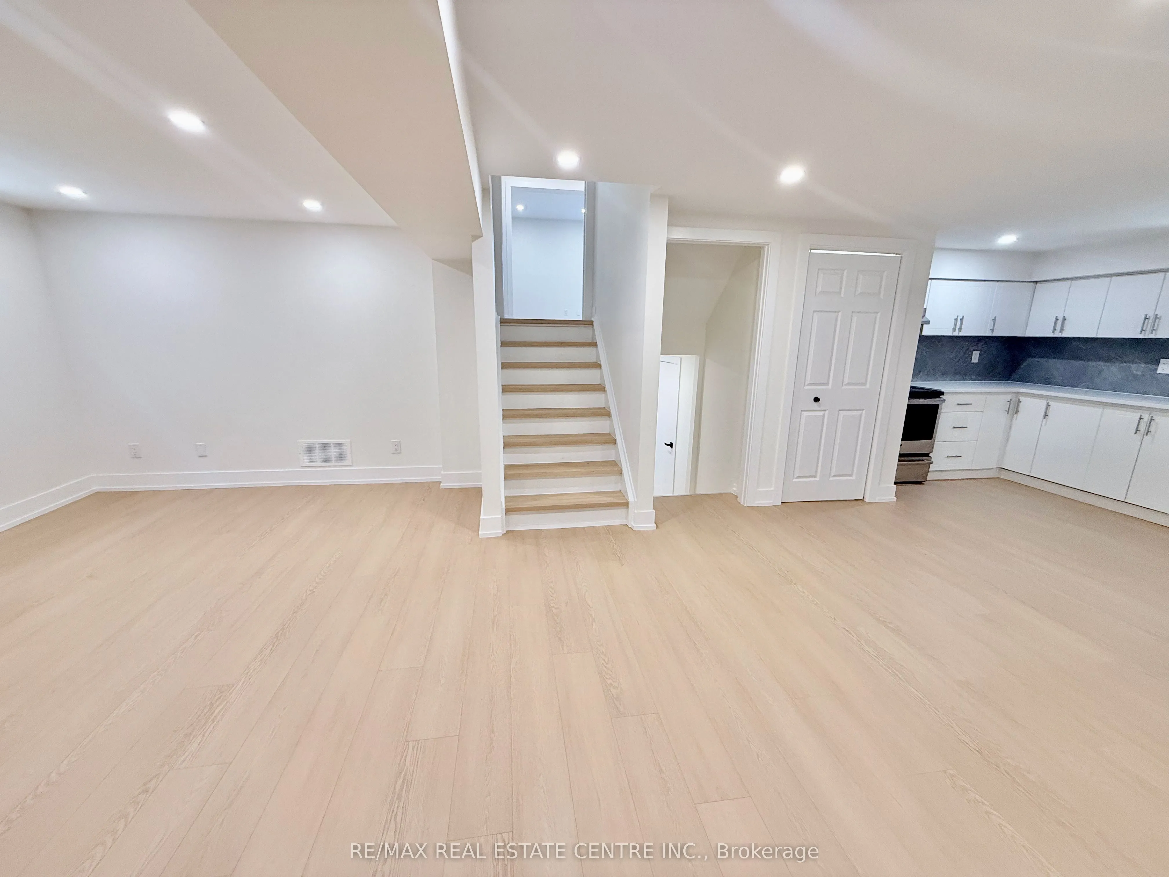 1215 Larny Court