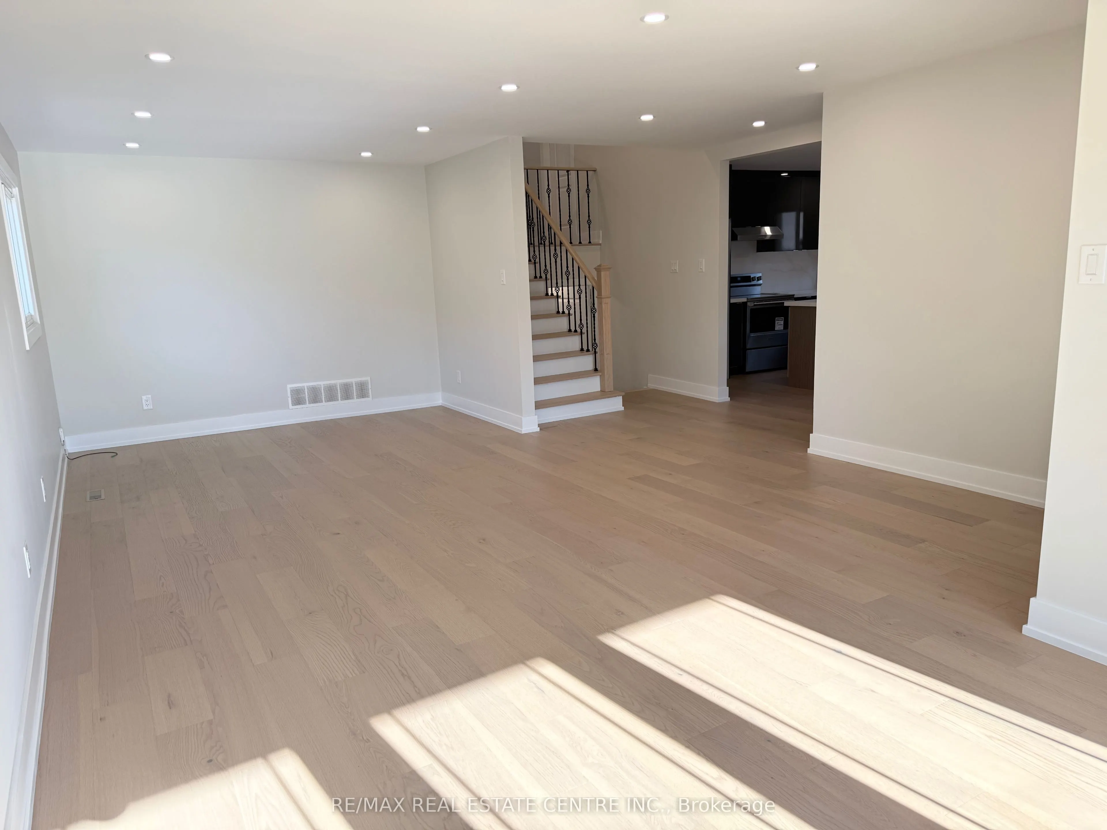 1215 Larny Court