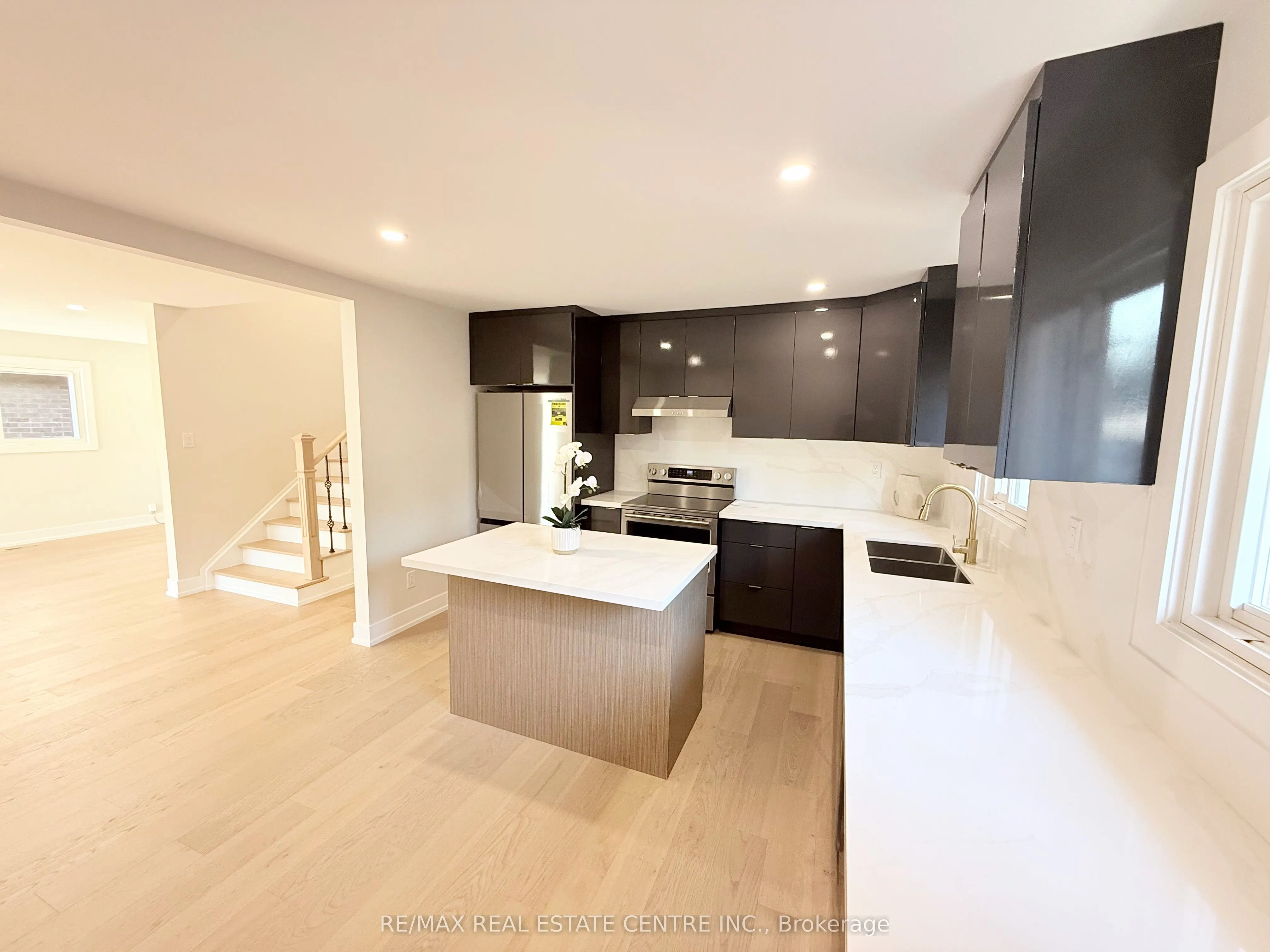1215 Larny Court