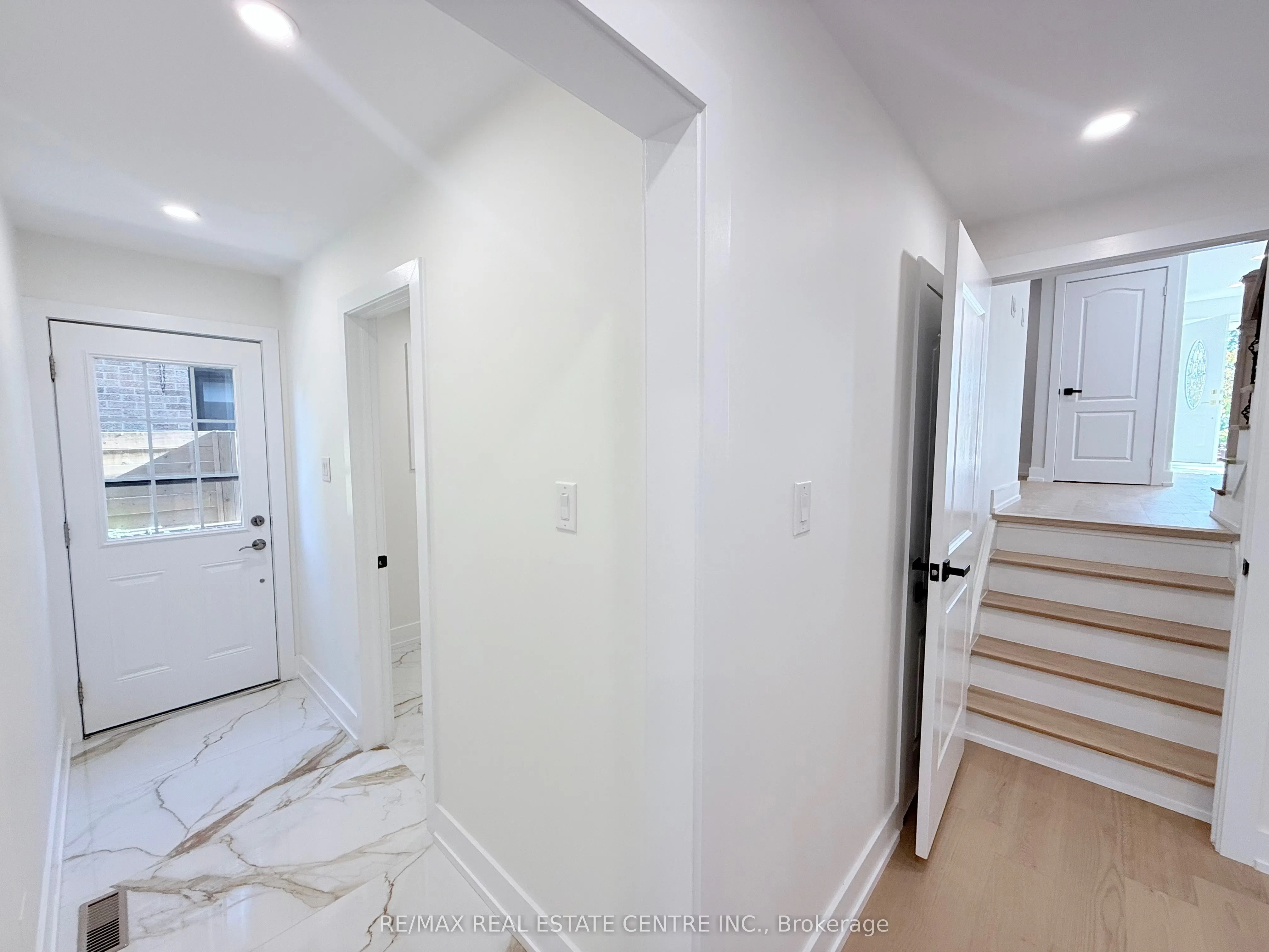 1215 Larny Court